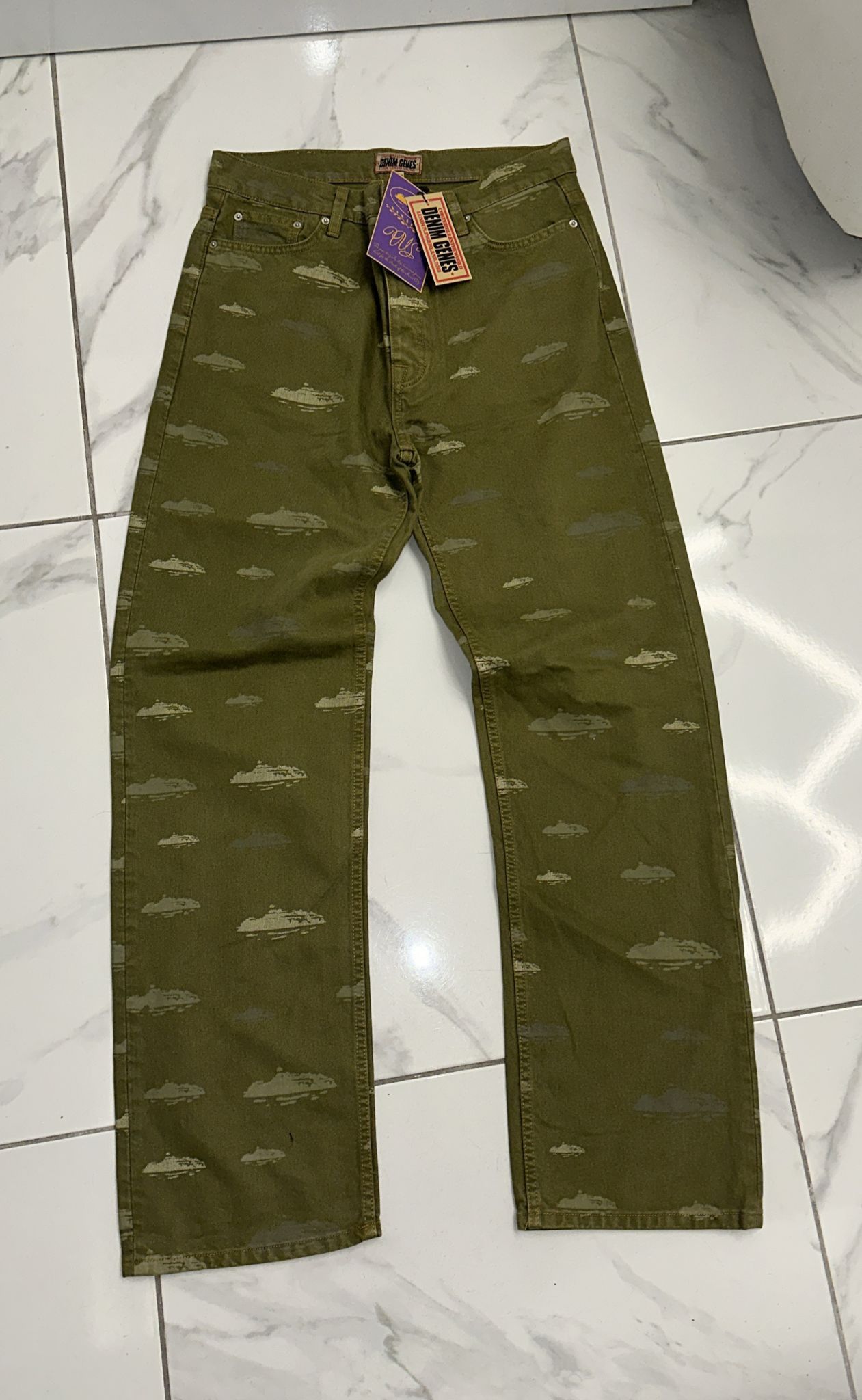 Supreme lv camo pants deals