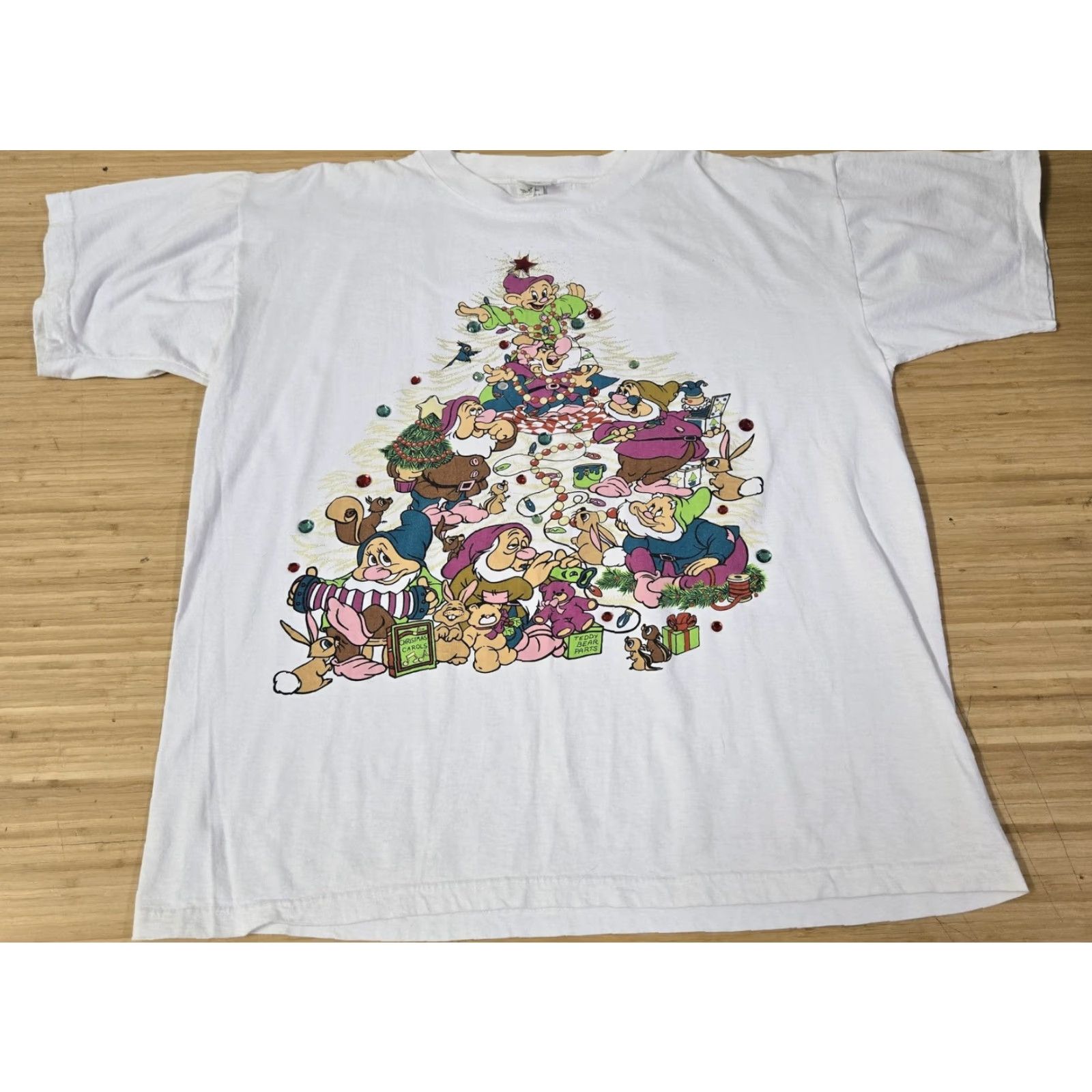 Disney VINTAGE Disney Snow White 7 Dwarfs Christmas Shirt Mens OSFA Rhinestone 90s Size US XL / EU 56 / 4 - 2 Thumbnail