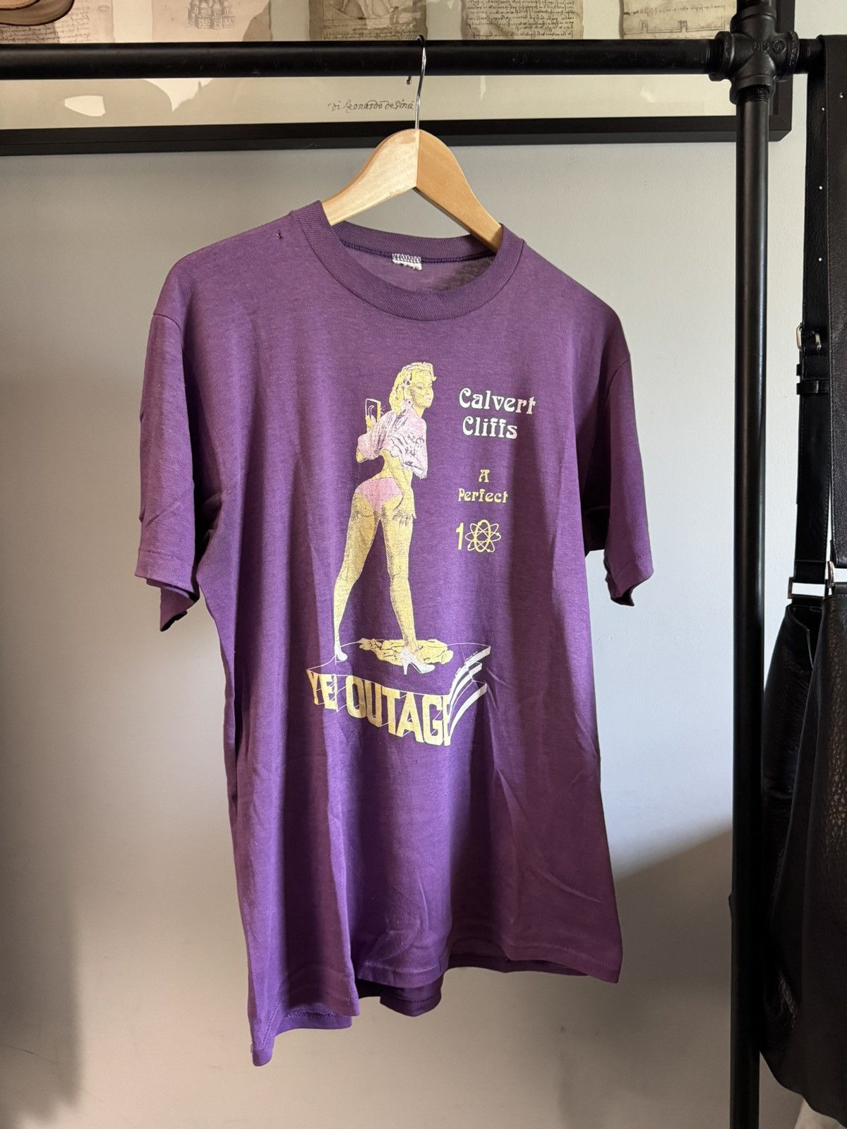 Vintage Faded Single Stitch Pin Up Purple Calvert Cliffs Shirt Size US L / EU 52-54 / 3 - 1 Thumbnail