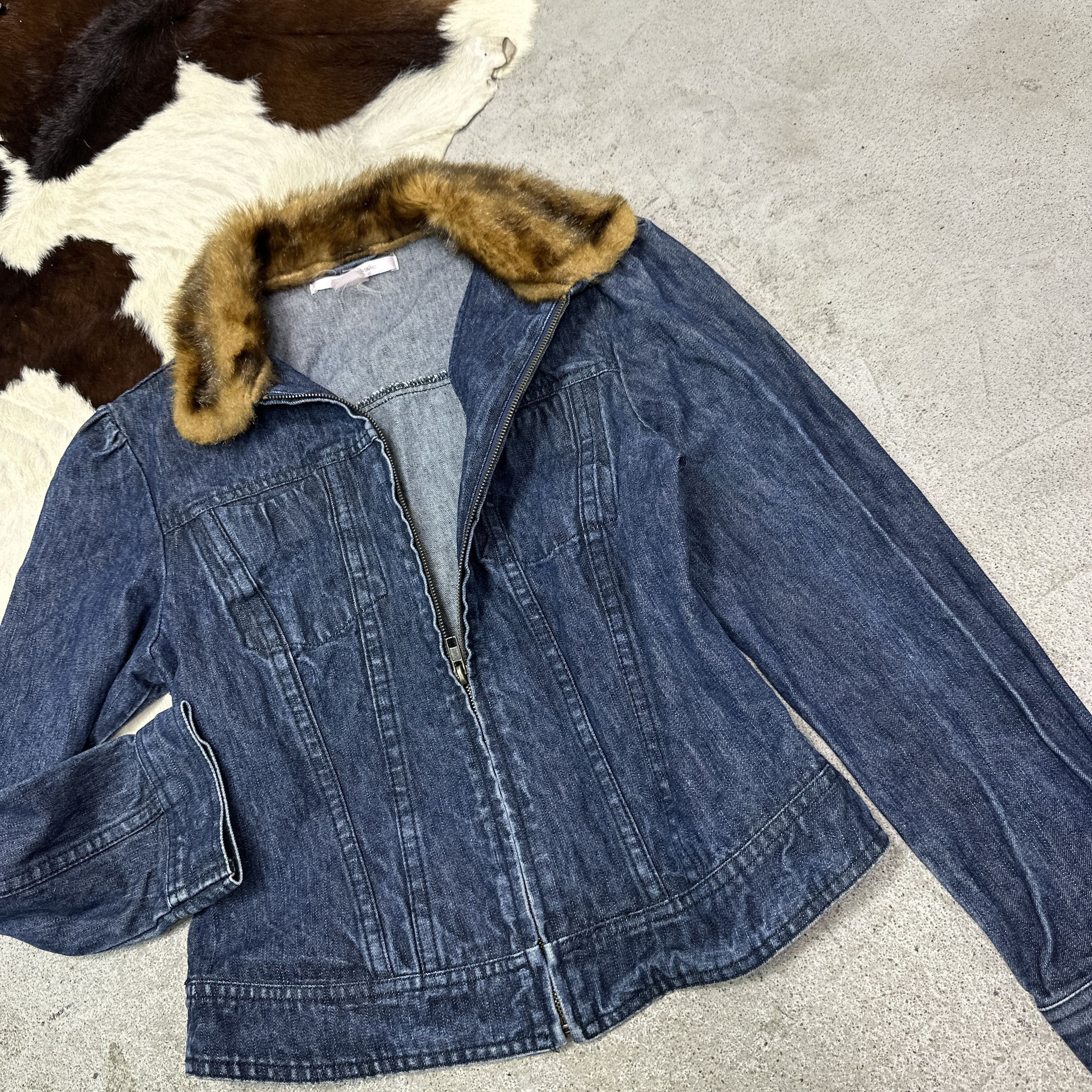 Vintage Vintage Denim Casual Faux Fur Collar Jeans Jacket 00s Size S / US 4 / IT 40 - 4 Thumbnail