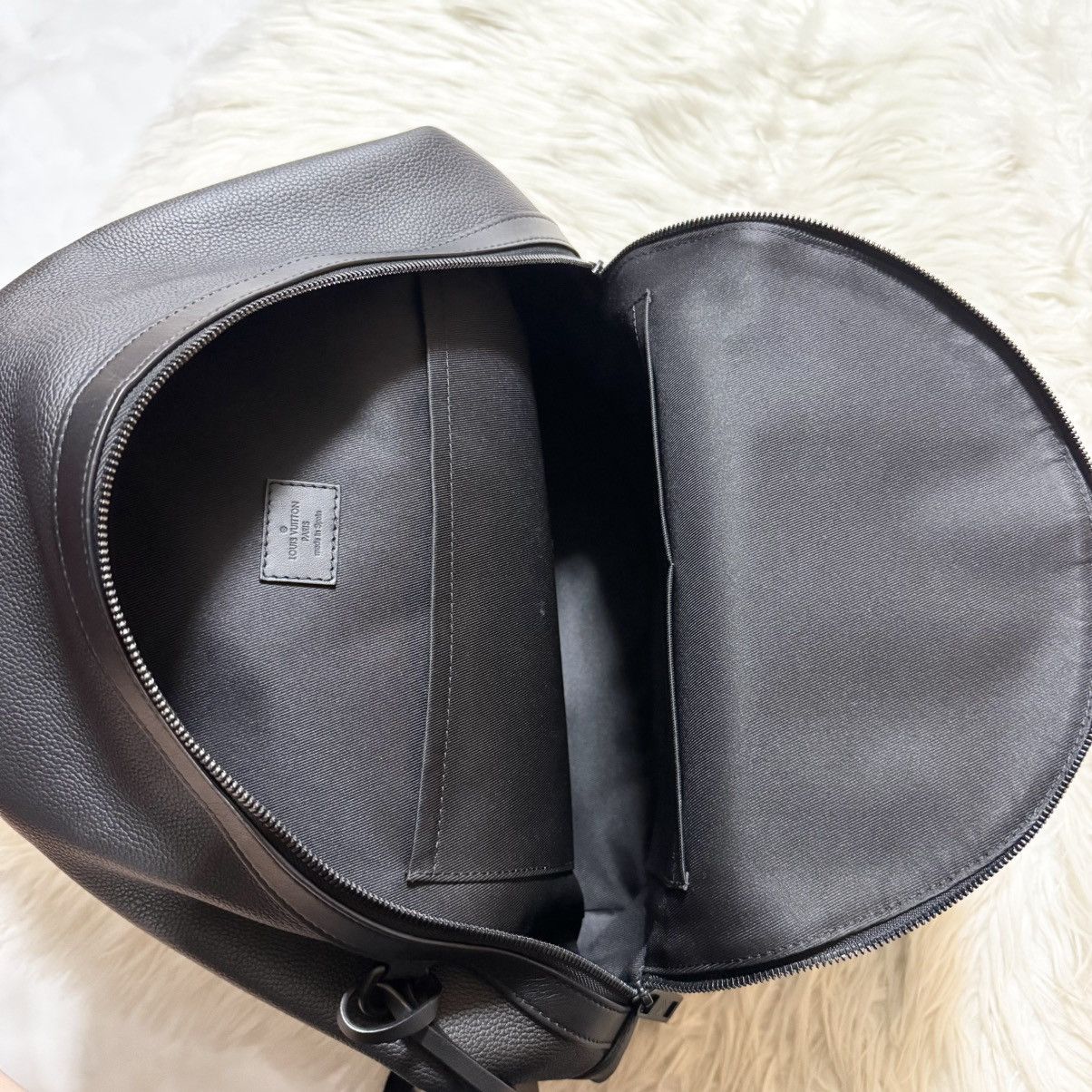 Louis Vuitton Authentic Louis Vuitton LV Aerogramme Leather Backpack Size ONE SIZE - 11 Thumbnail