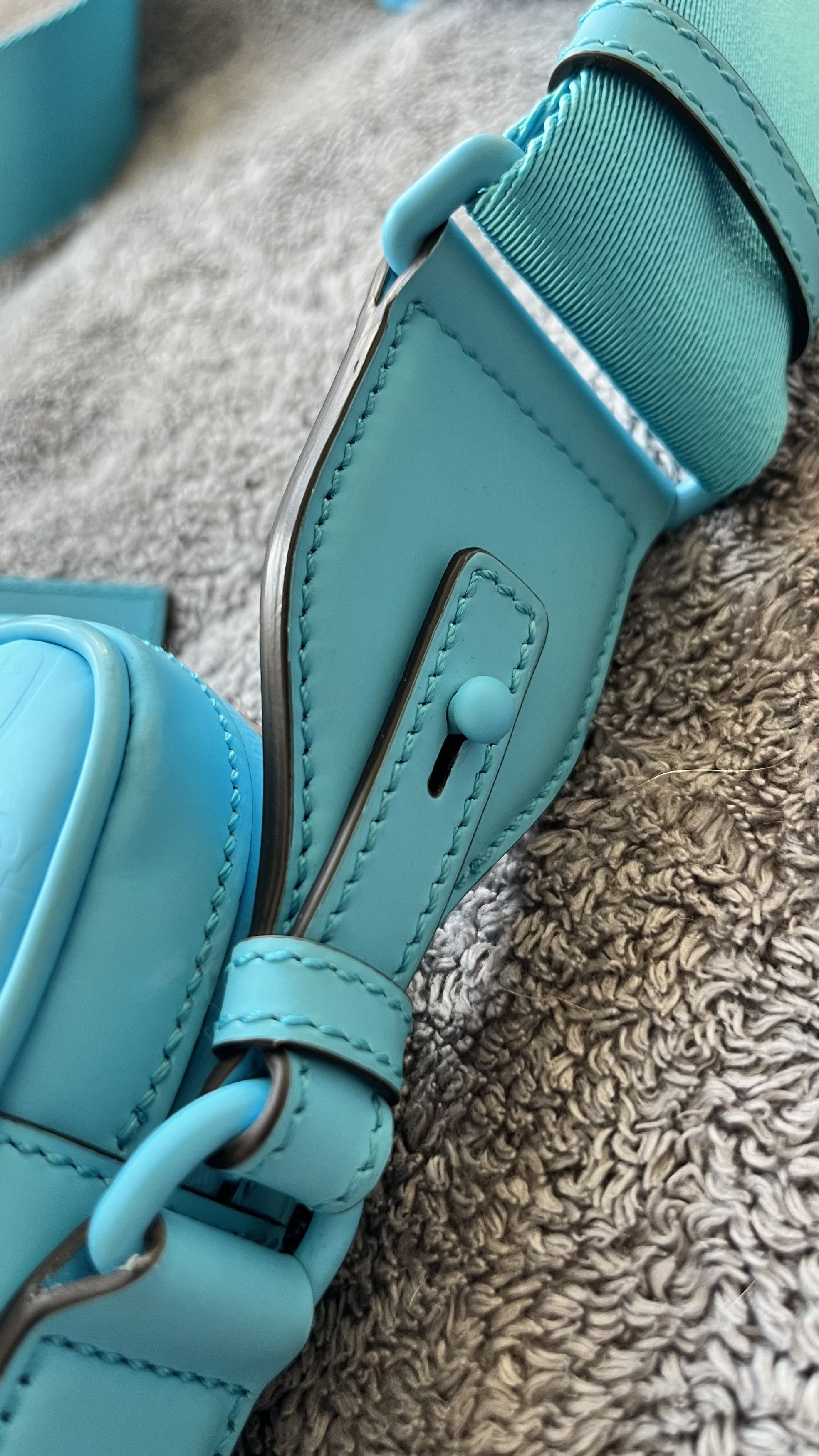 Gucci Gucci Front Zip GG Rubber Effect Bag – Light Blue Size ONE SIZE - 8 Thumbnail