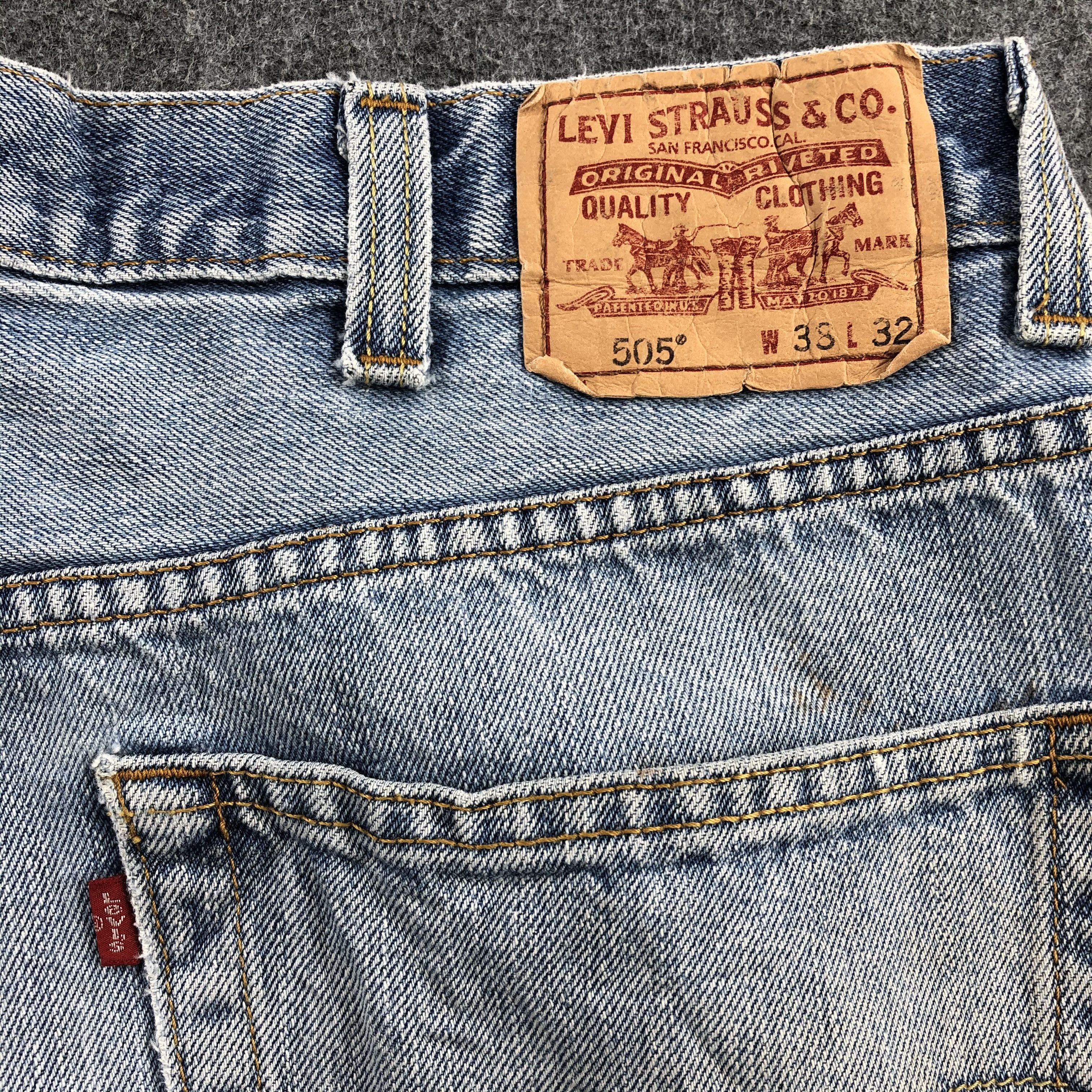 Levi's × Vintage Vintage Light Wash Levis 505 Jeans-JM1325 Size US 37 - 6 Thumbnail