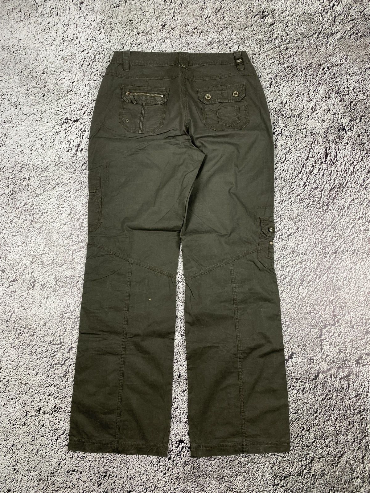 Japanese Brand Vintage Y2K cargo faded wide low rise pants 00s streetwear Size 30" / US 8 / IT 44 - 4 Thumbnail