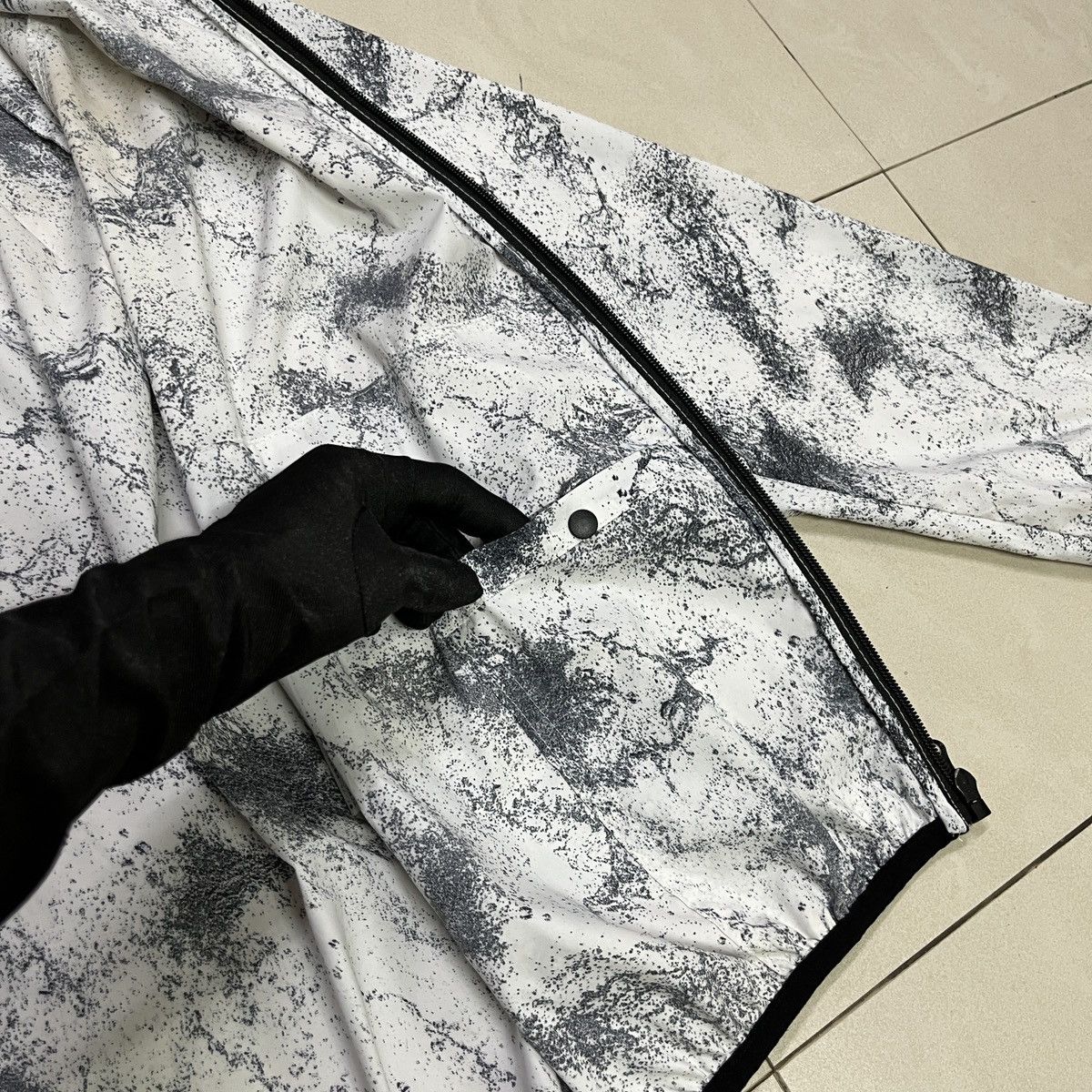 GU × Japanese Brand Graphic Print Windbreaker Jacket Size US M / EU 48-50 / 2 - 7 Thumbnail