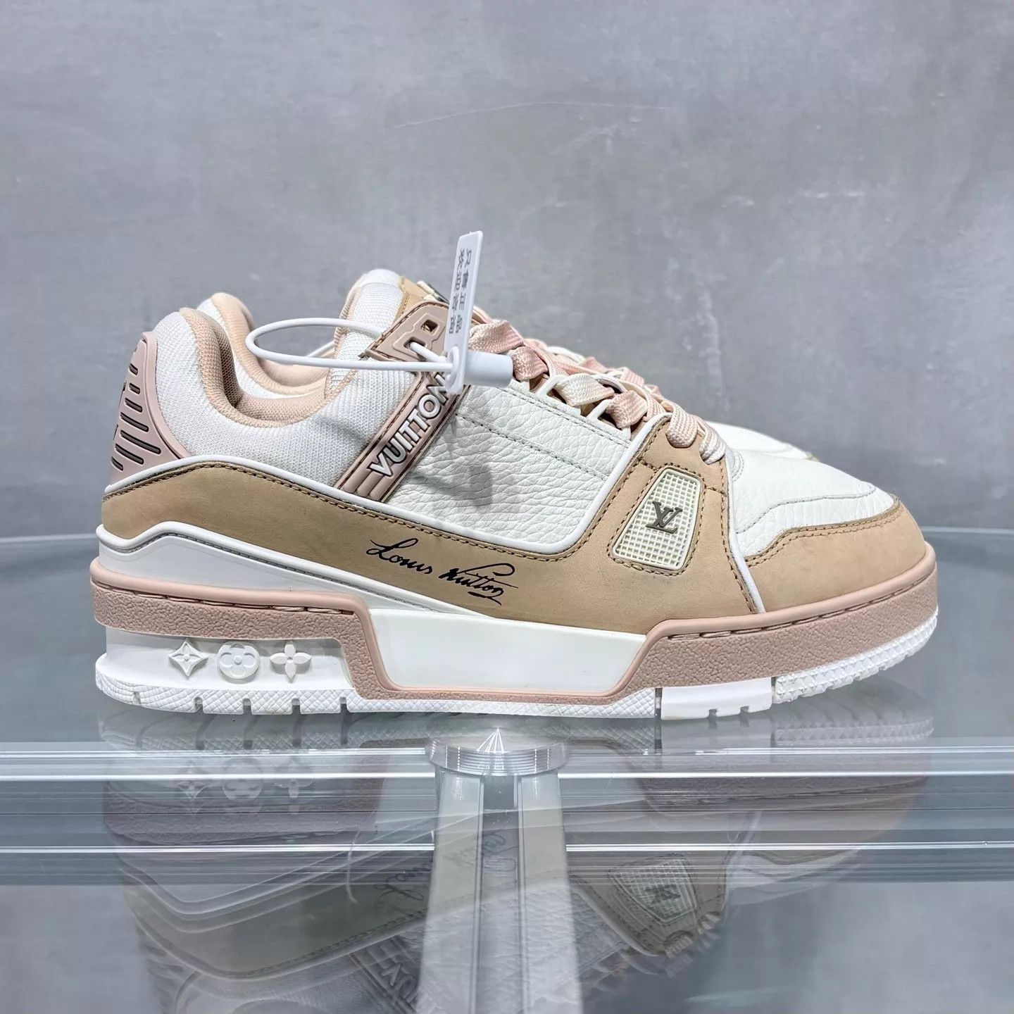 Louis Vuitton LV Trainer Pink White UK1.5 EU35.5 YH25471 Size US 5 / IT 35 - 4 Thumbnail