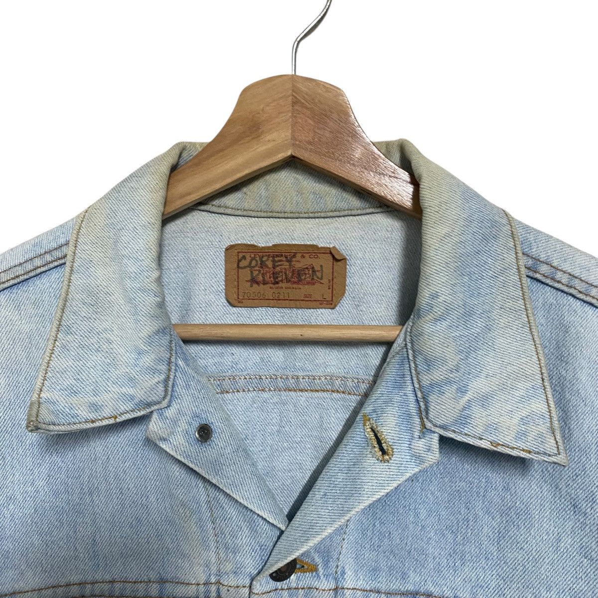 Levi's Vintage Levis 70506 Denim Trucker Jacket Distressed Faded Size US L / EU 52-54 / 3 - 8 Thumbnail