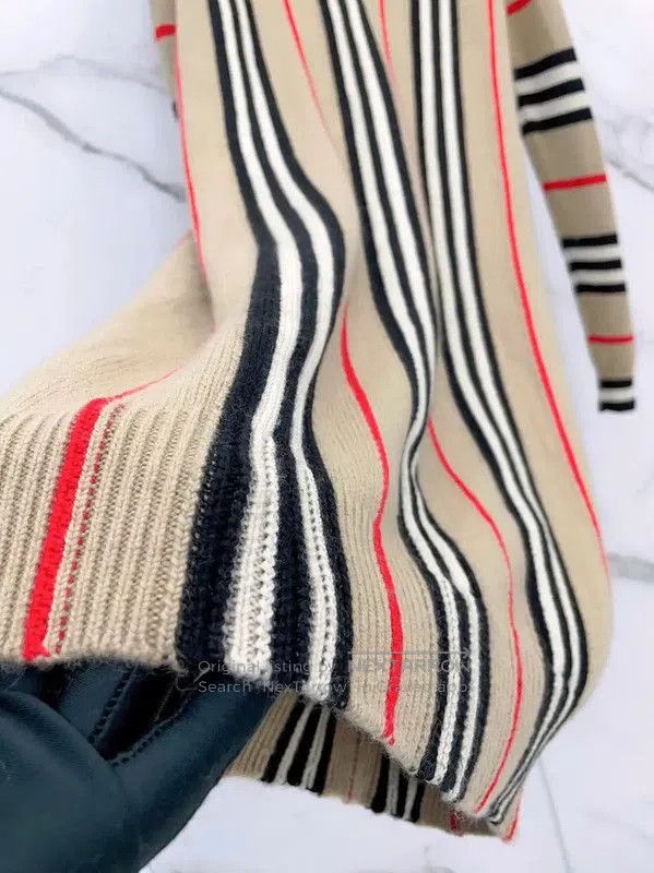 Burberry Burberry Khaki Wool Long Sleeve Knit Sweater. Size S / US 4 / IT 40 - 8 Thumbnail