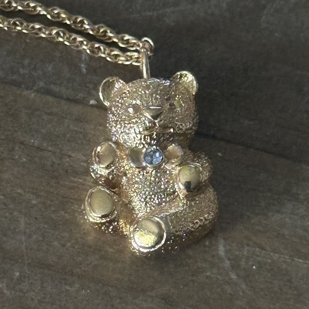 Vintage Vintage Avon gold tone teddy bear pendant necklace Size ONE SIZE - 3 Thumbnail