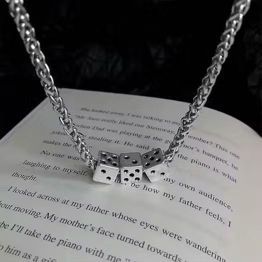 Jewelry Dice Twisted Chain Clavicle Necklace Size ONE SIZE - 1 Thumbnail