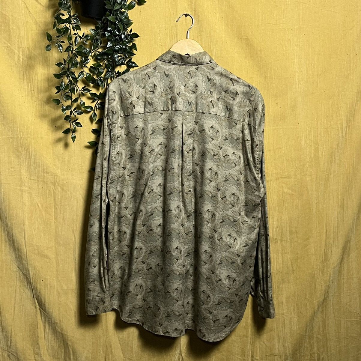 Givenchy a20 Givenchy Gentleman Flora shirt Size US XL / EU 56 / 4 - 2 Thumbnail