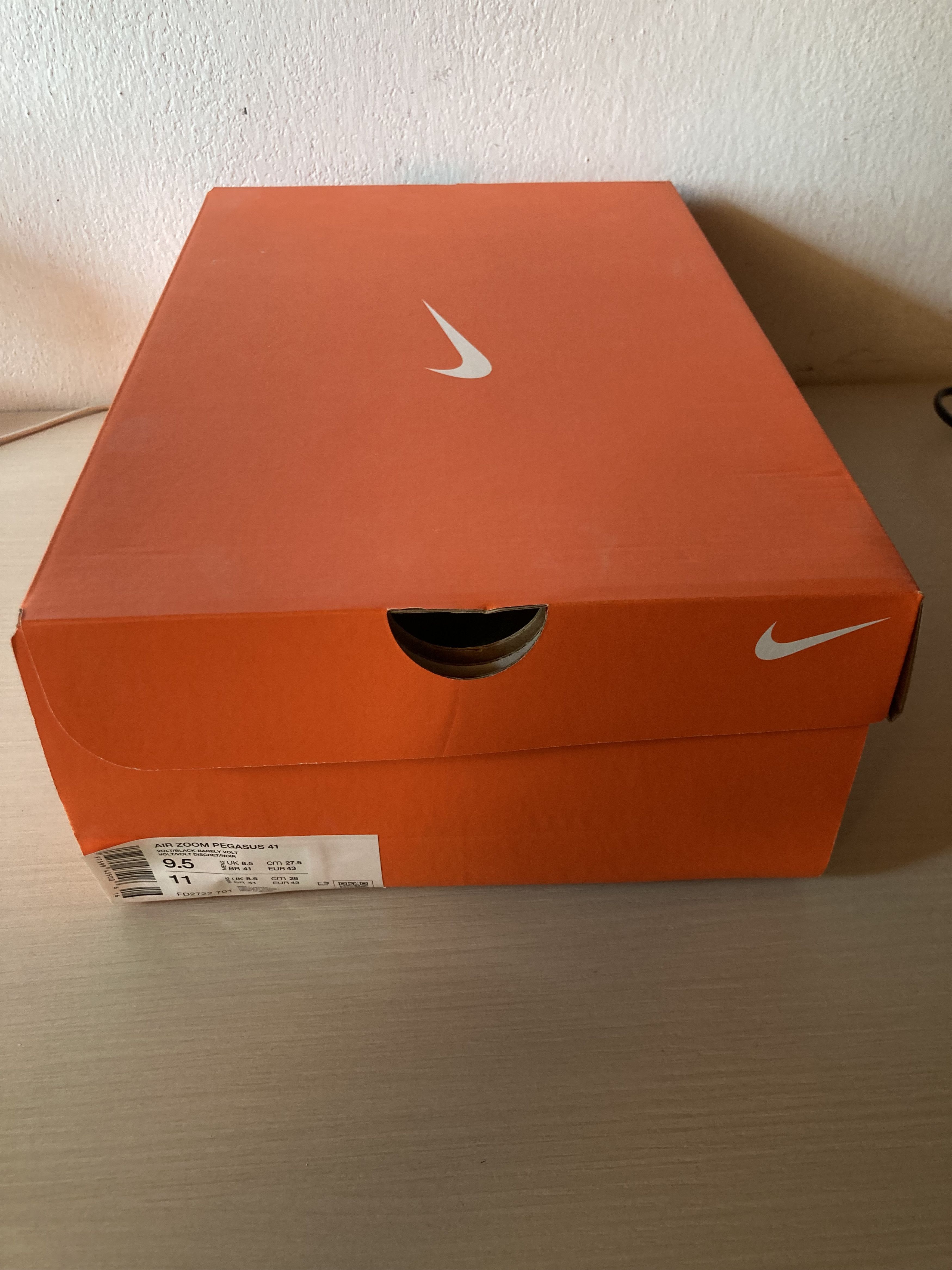 Nike NIKE Air Zoom Pegasus 41 in VOLT - size EU 43 Size US 10 / EU 43 - 9 Thumbnail