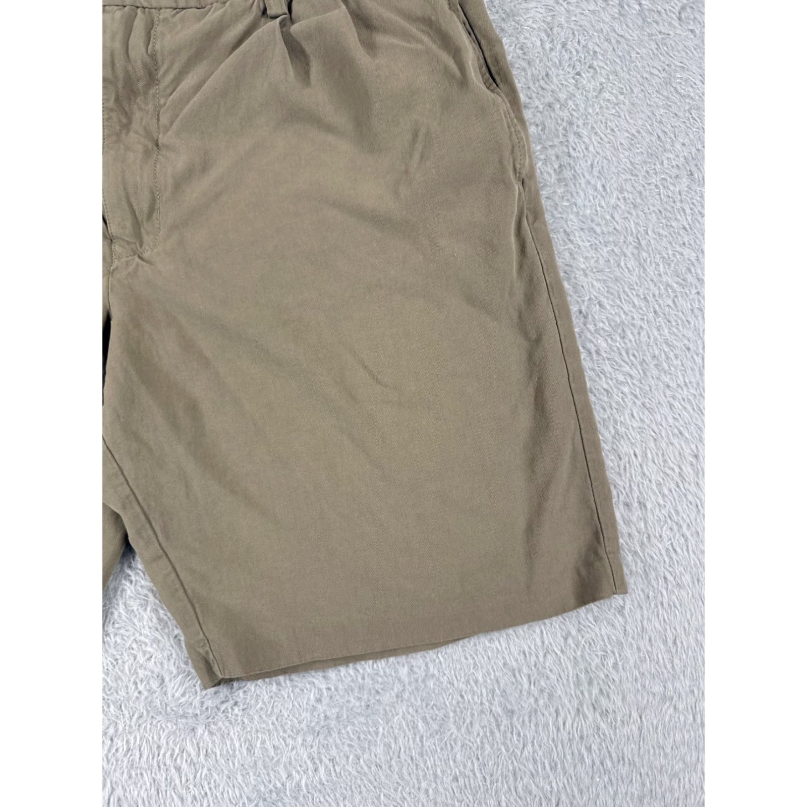 Tommy Bahama Tommy Bahama Shorts Men Bermuda 35 Beige Pleated Silk Easy Care Pocket Cargo Logo 9in Inseam Modern Size US 35 - 2 Thumbnail