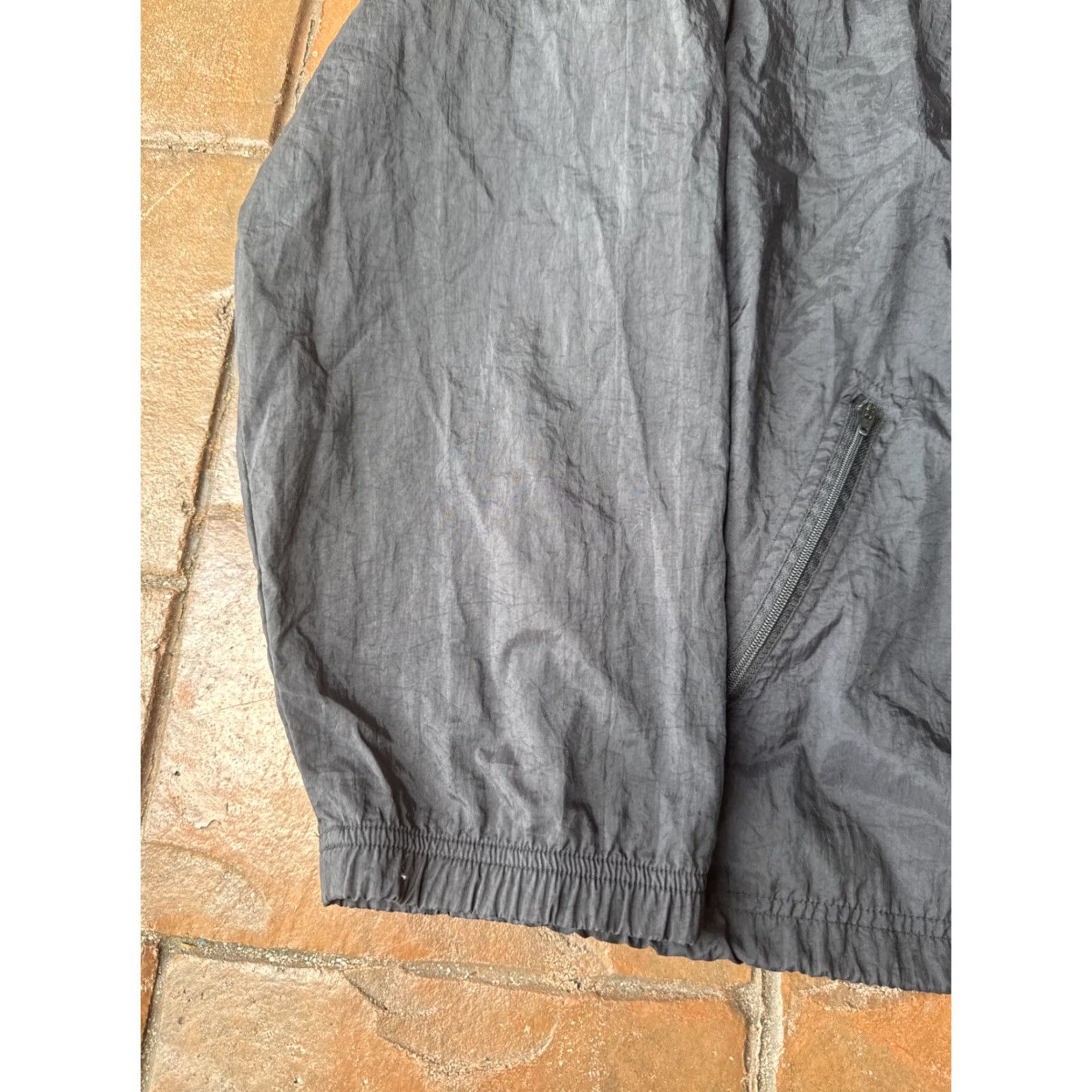 Reebok VINTAGE Rebook Windbreaker Jacket Mens M Black Hooded Windbreaker 90s Retro Outdoor USA Logo Zipper Pocket Full Zip Size US M / EU 48-50 / 2 - 4 Thumbnail