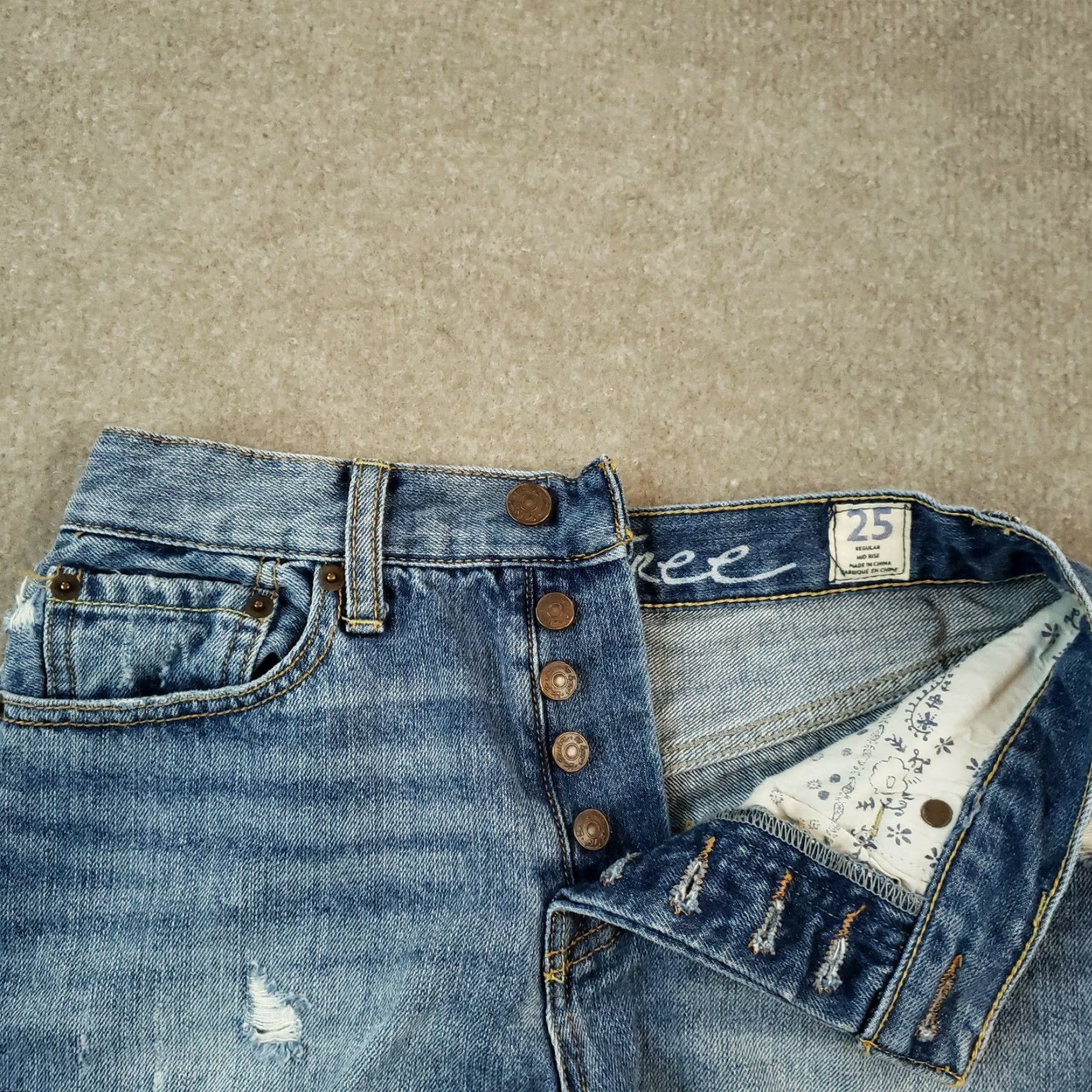 Vintage We The Free People Womens 25 Blue Denim Shorts Distressed Frayed Edge Size 42" / US 20 - 7 Thumbnail