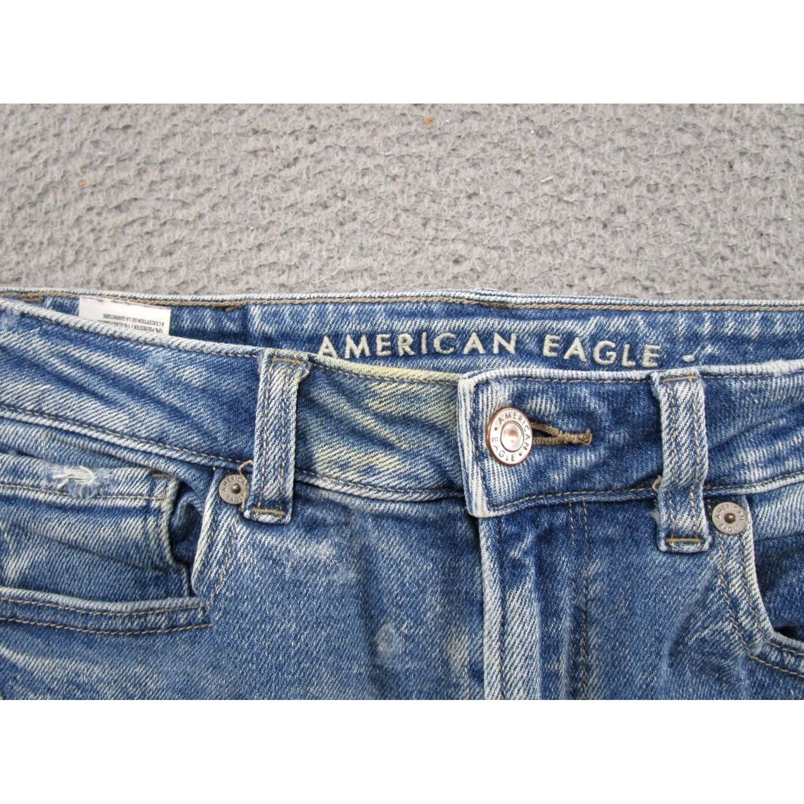 American Eagle Outfitters American Eagle Outfitters Distressed Denim High Rise Mom Jeans Womens Size 2 Blue 5-Pocket Design Regular Rise Mens Womens Girls Boys Size 26" / US 2 / IT 38 - 2 Thumbnail
