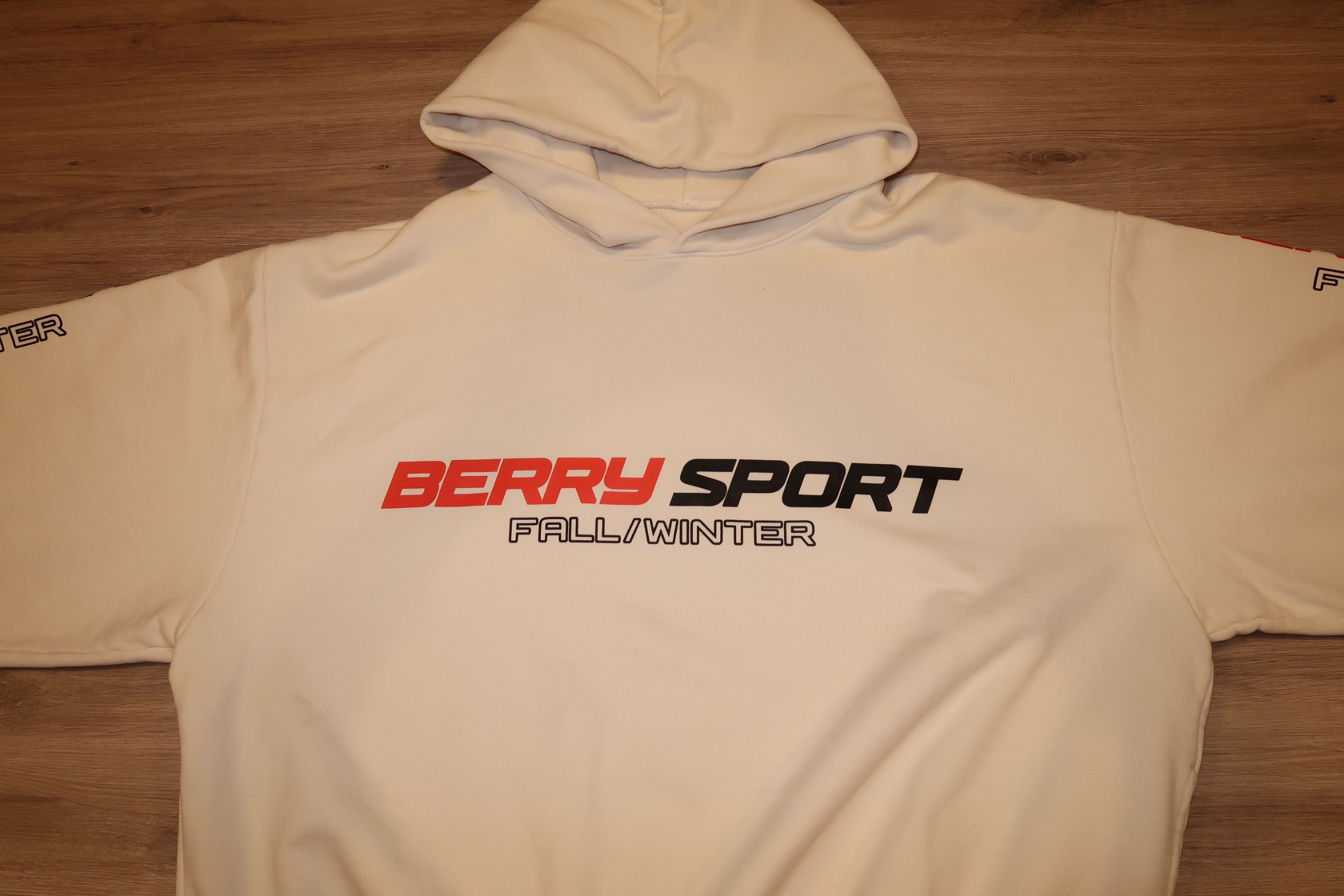 The GV Gallery THE GV GALLERY BERRY SPORT HOODIE CREAM Size US L / EU 52-54 / 3 - 1 Thumbnail