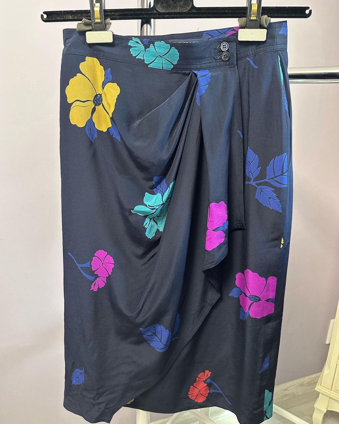 Escada Escada Flowers motif Skirt silk Size 26" / US 2 / IT 38 - 2 Thumbnail