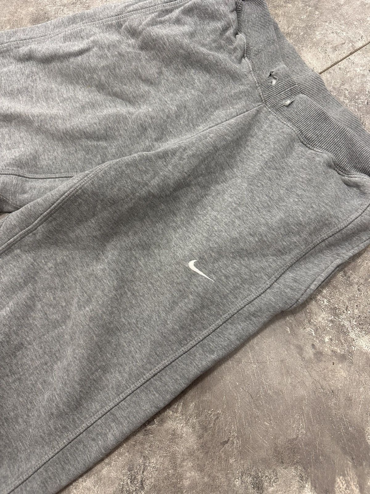 Japanese Brand Nike Vintage Baggy Gray Sweatpants Size US 32 / EU 48 - 3 Thumbnail