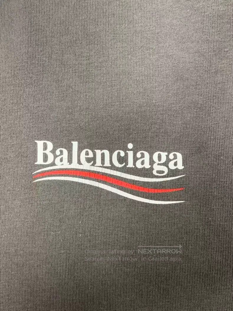 Balenciaga Balenciaga Straight Collar Short Sleeve T-Shirt with Print Size US S / EU 44-46 / 1 - 3 Thumbnail