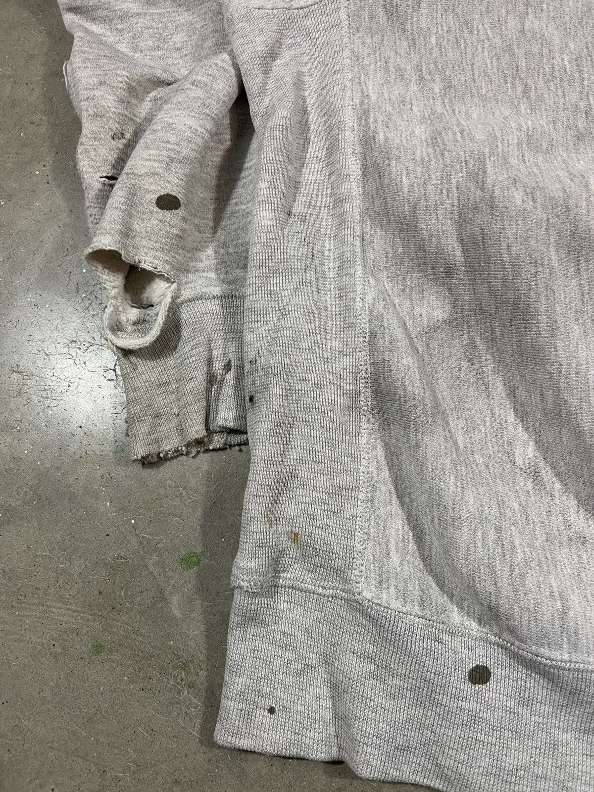 Vintage Vintage 90s Husson College Thrashed Crewneck Sweatshirt Gray Size US L / EU 52-54 / 3 - 7 Thumbnail