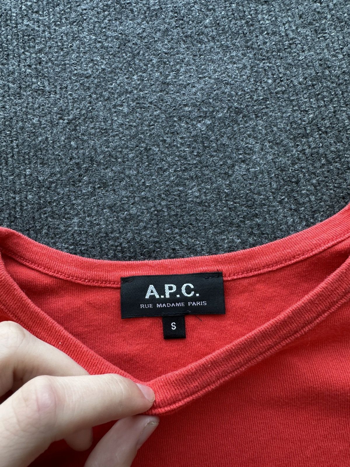 A.P.C. RARE MADE IN JAPAN 🚨 APC WOMEN RED SOFT TEE Size S / US 4 / IT 40 - 5 Thumbnail