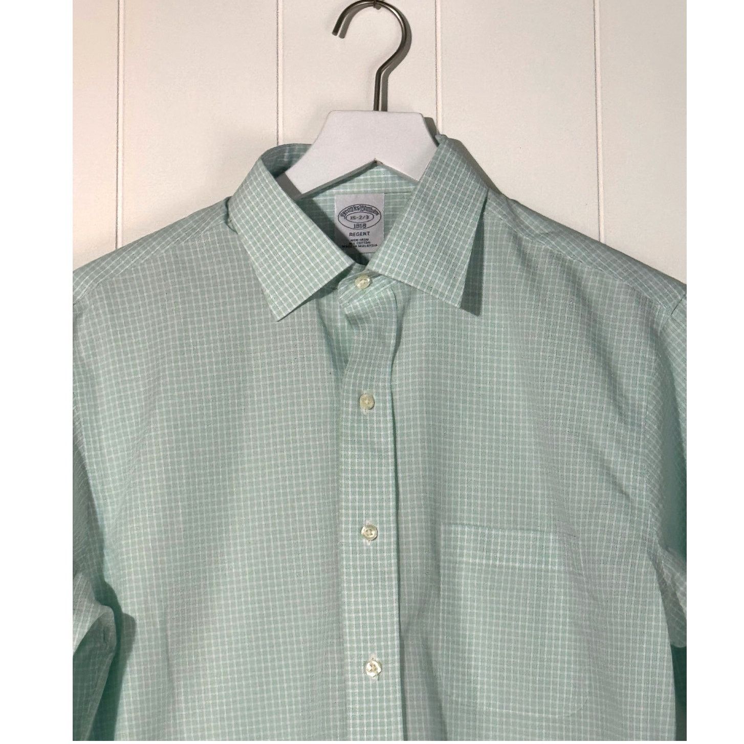 Brooks Brothers Brooks Brothers Regent Fit Green Gingham Dress Shirt 15 2/3 Size M / US 6-8 / IT 42-44 - 1 Thumbnail
