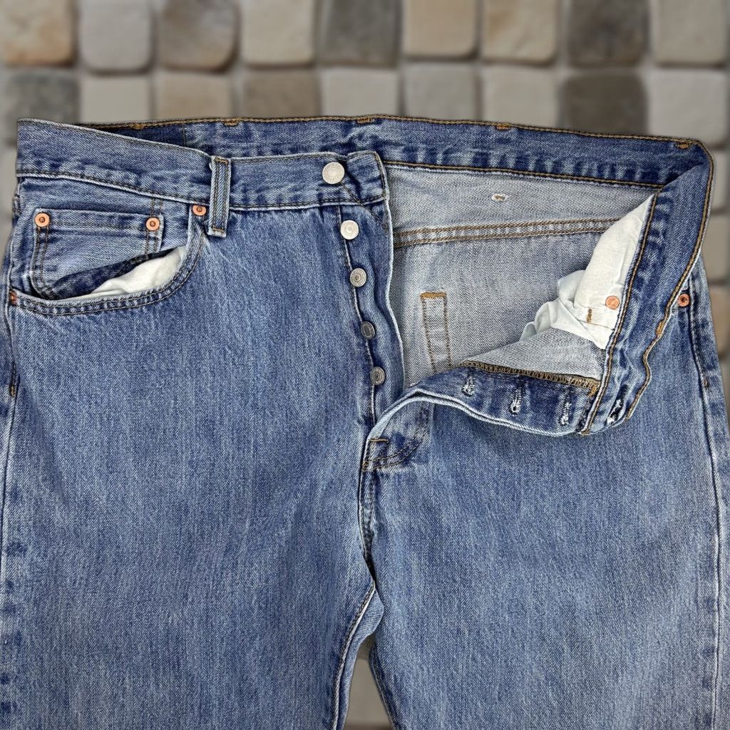 Levi's Levi's 501 Jeans Mens 38x32 Blue Denim Straight Leg Button Fly Classic Fit Size US 38 / EU 54 - 1 Thumbnail