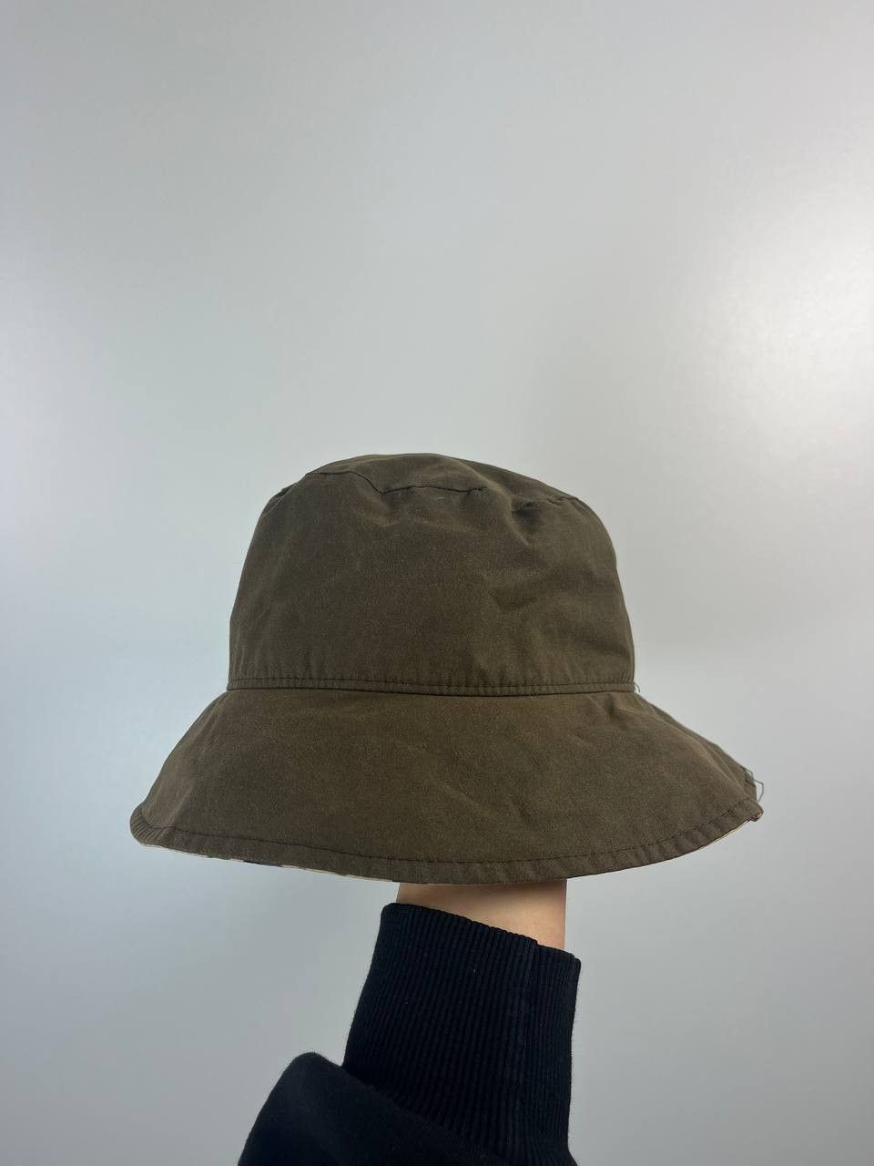 Barbour Barbour Reversible Bucket Hat Floral Waxed LHAD1700 Size M Size ONE SIZE - 2 Thumbnail
