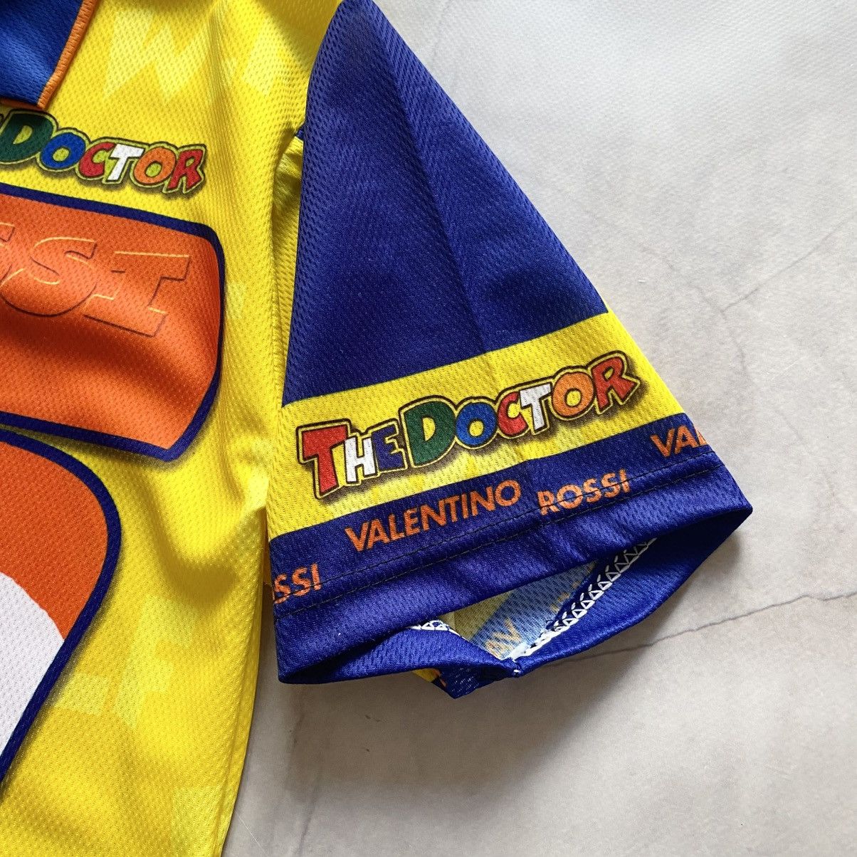 Vintage Vintage Valentino Rossi 46 The Doctor All Over Print T-shirt Size US S / EU 44-46 / 1 - 4 Thumbnail