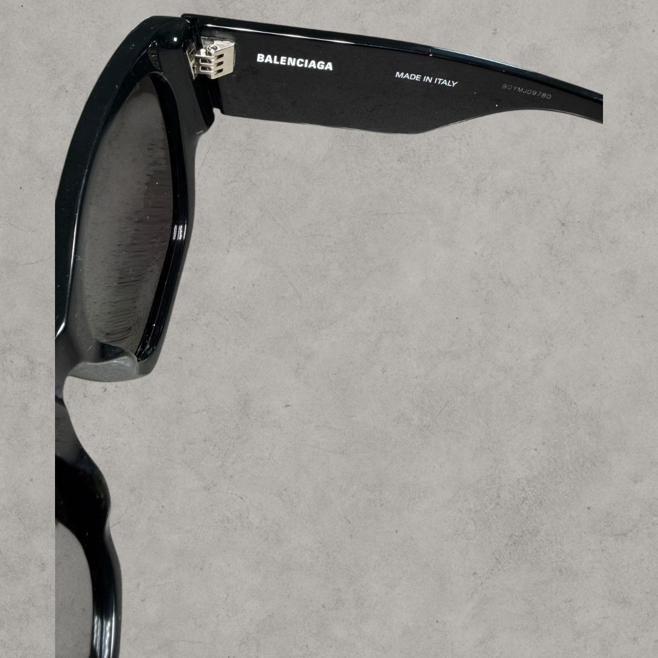 Balenciaga Balenciaga Cateye Logo Black Sunglasses Size ONE SIZE - 6 Thumbnail