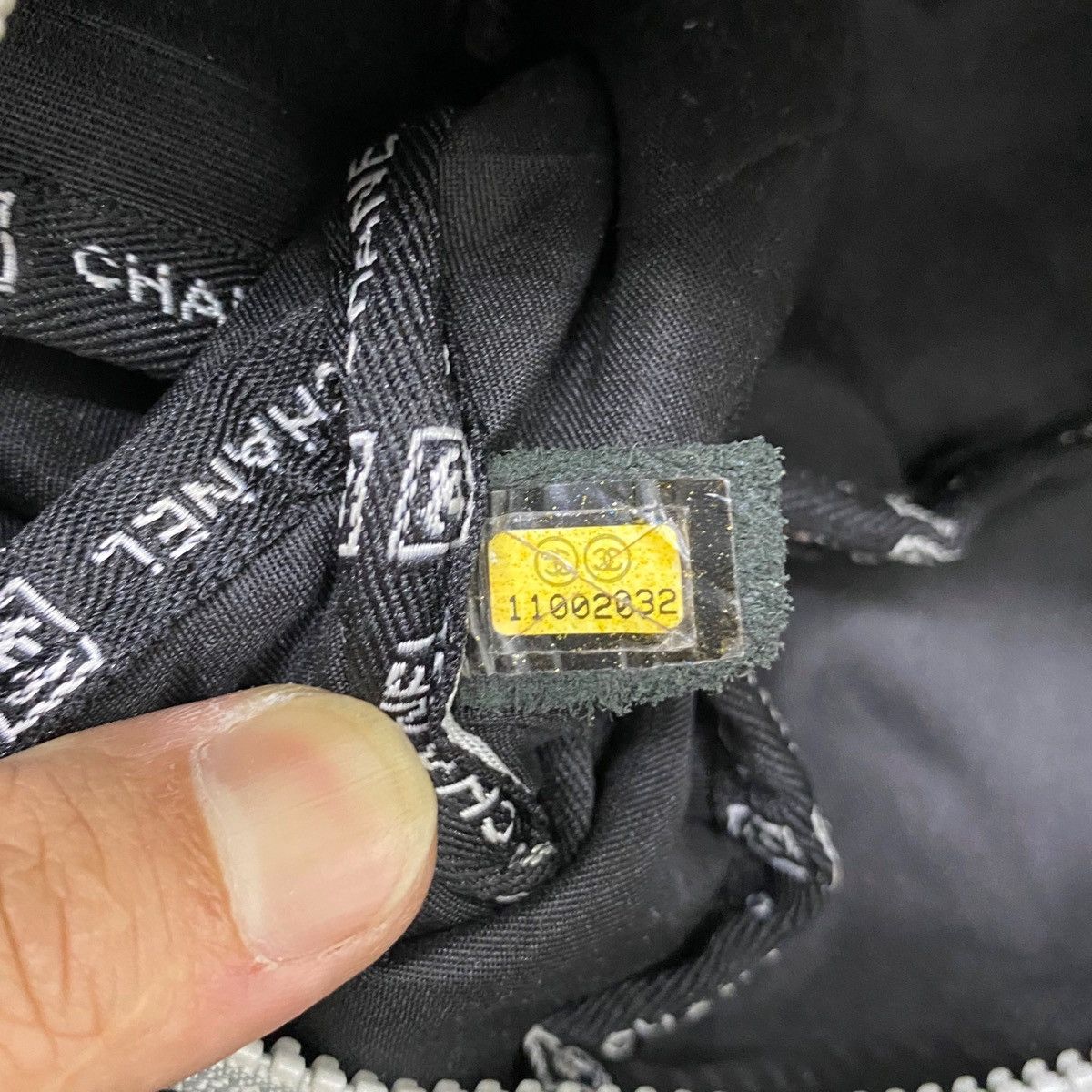 Chanel ‼️YES‼️AUTHENTIC VINTAGE CHANEL SPORT LINE WAIST BAG CC LOGO Size ONE SIZE - 13 Thumbnail