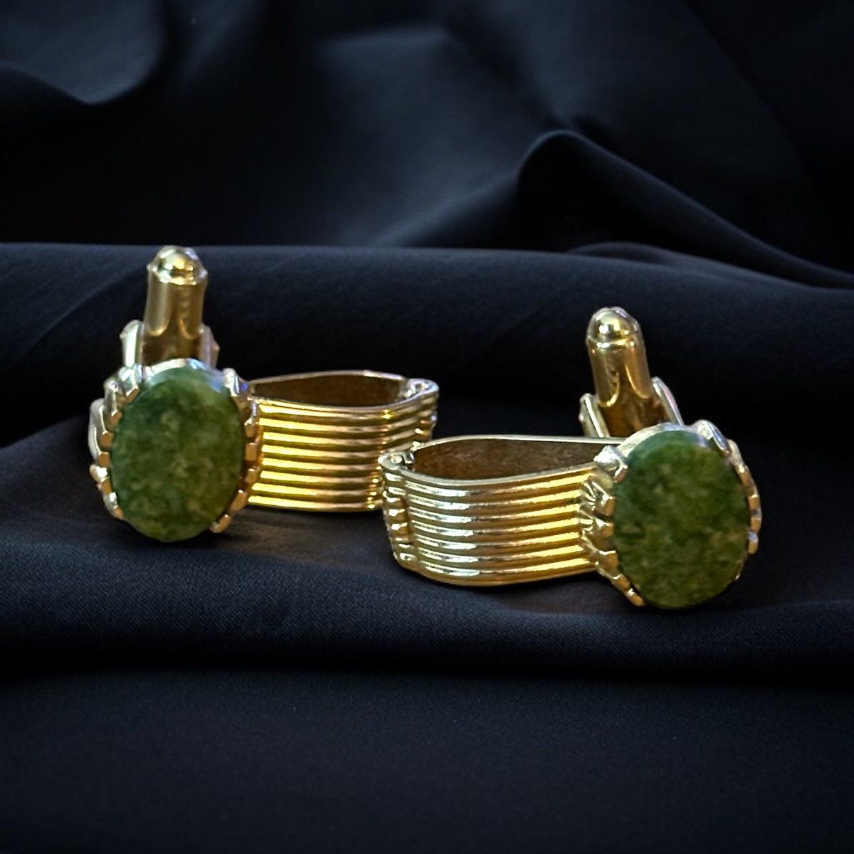 Other Gold tone moss agate cuff links Size ONE SIZE - 1 Thumbnail