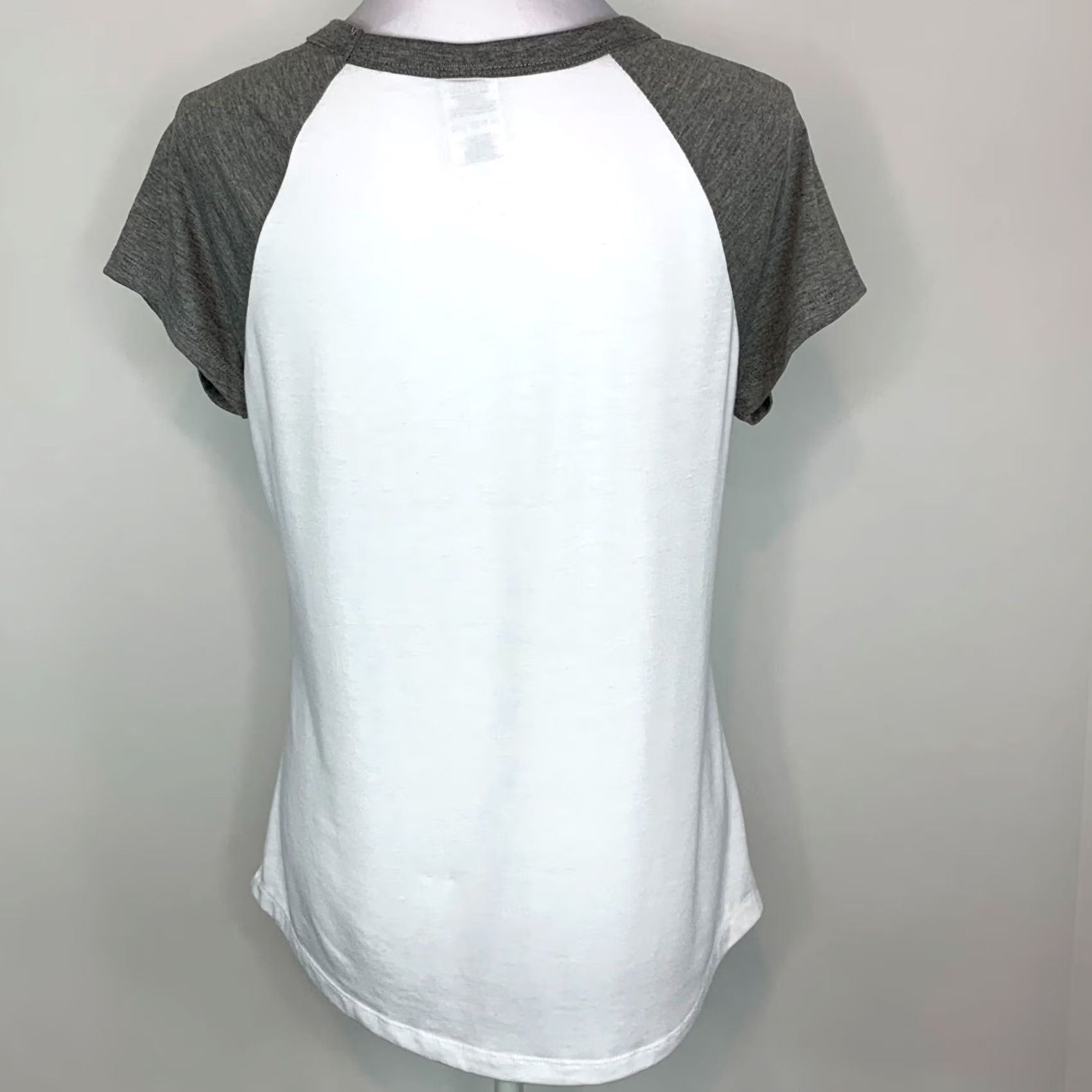 Disney Disney Frozen Olaf Shirt Womens Size L White Gray Short Sleeve Patch Pocket Tee Size L / US 10 / IT 46 - 6 Thumbnail