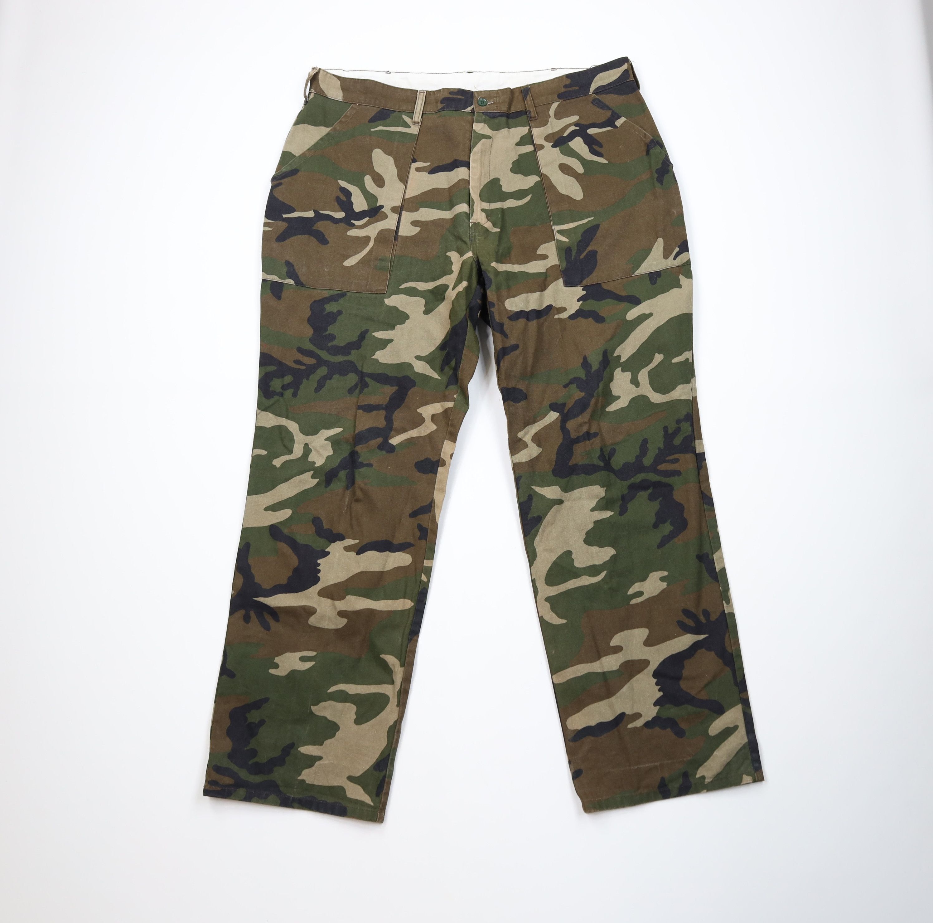 Vintage Vintage 90s Streetwear Wide Leg Utility Camouflage Pants Size US 36 / EU 52 - 1 Thumbnail