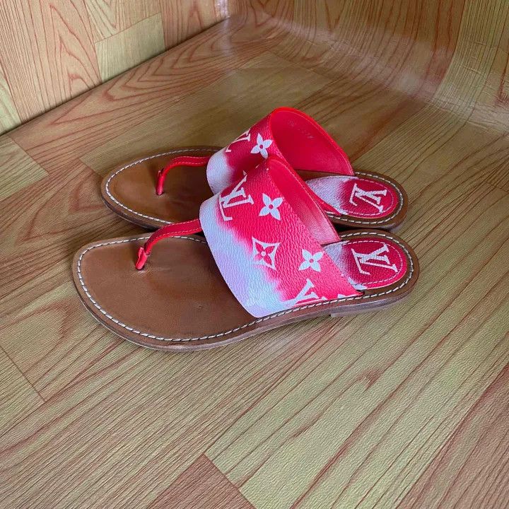 Louis Vuitton Louis Vuitton Palma Red Slide Sandals for Women 0079 Size US 6 / IT 36 - 1 Thumbnail