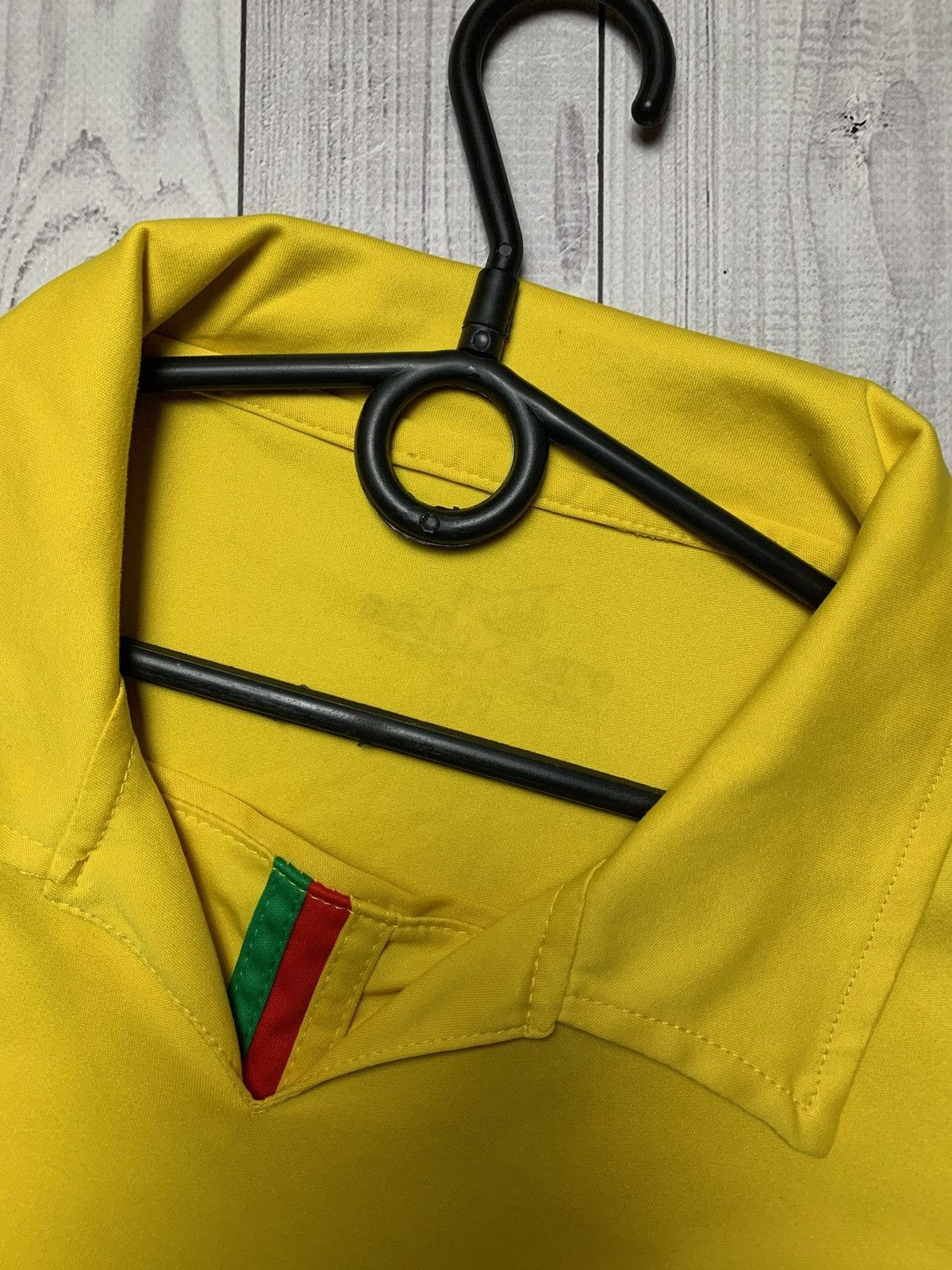 Vintage Vintage 9 Eto’o Cameron yellow tee rare Size US M / EU 48-50 / 2 - 5 Thumbnail