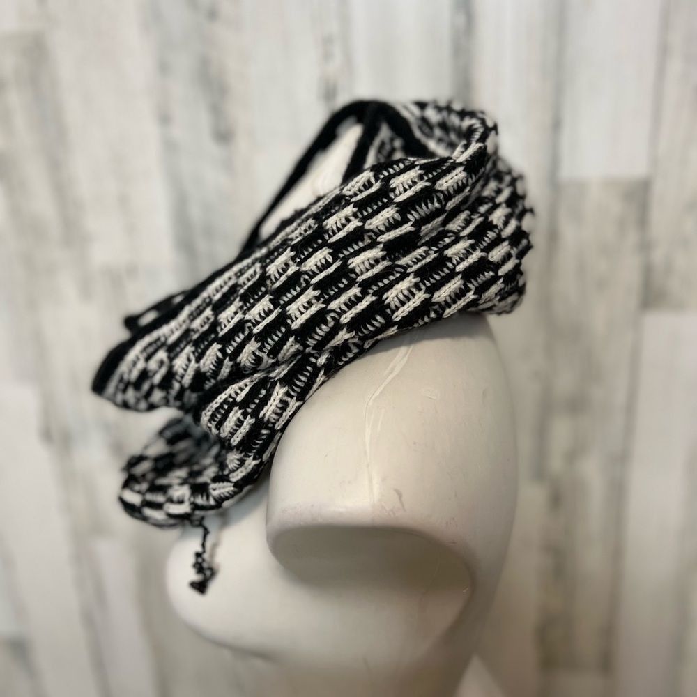 Calvin Klein Calvin Klein Black White Chunky Knit Infinity Scarf – Revers Size ONE SIZE - 4 Thumbnail