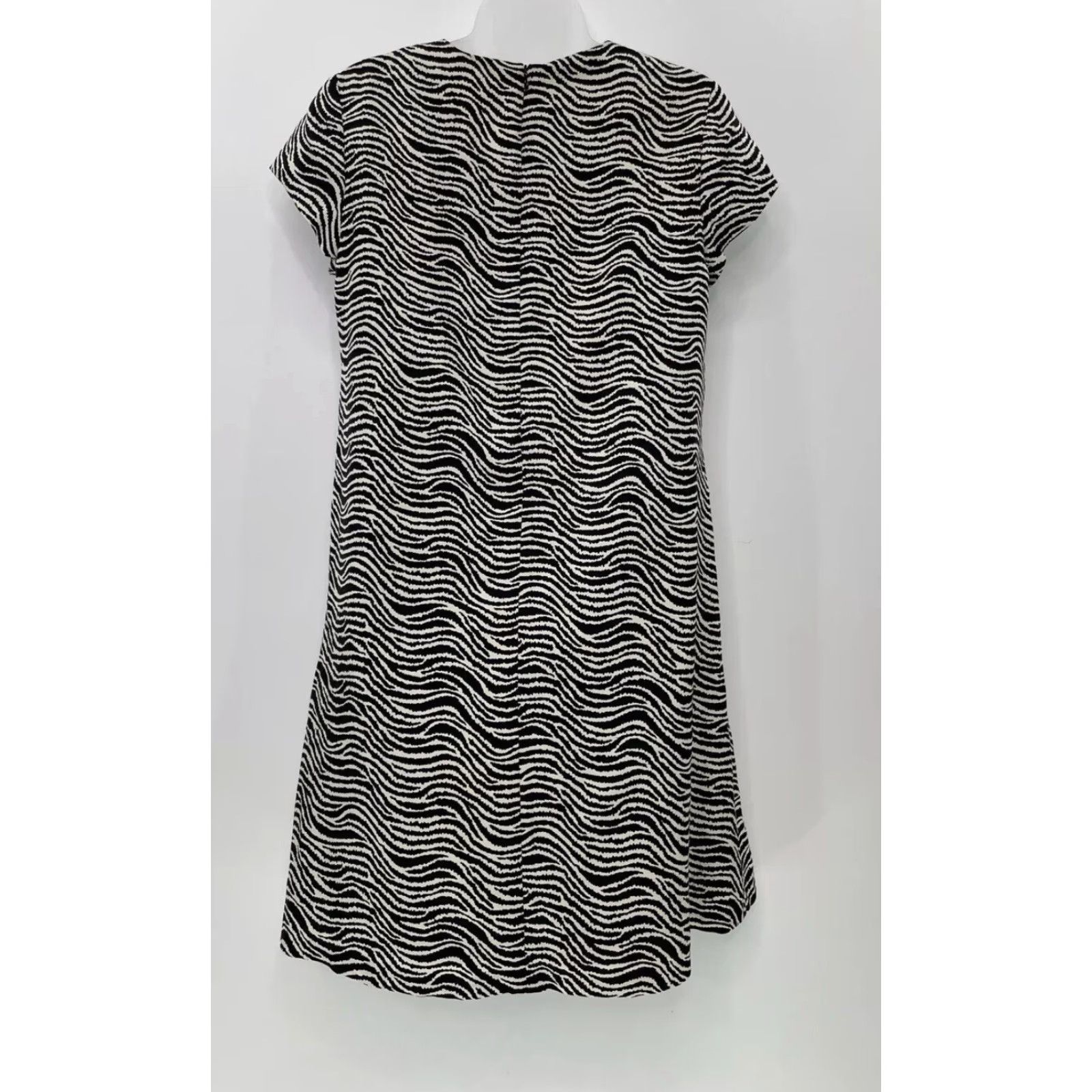 J.McLaughlin J.McLaughlin Dress Women Silk Zebra Print A-Line Knee Length Short Sleeve Black Size Small 8 Satin Lined Vintage No N/A Size M / US 6-8 / IT 42-44 - 2 Thumbnail