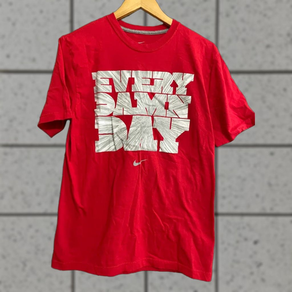 Nike Nike T-Shirt Mens Medium Red "Every Damn Day Just Do It" Size US M / EU 48-50 / 2 - 1 Thumbnail