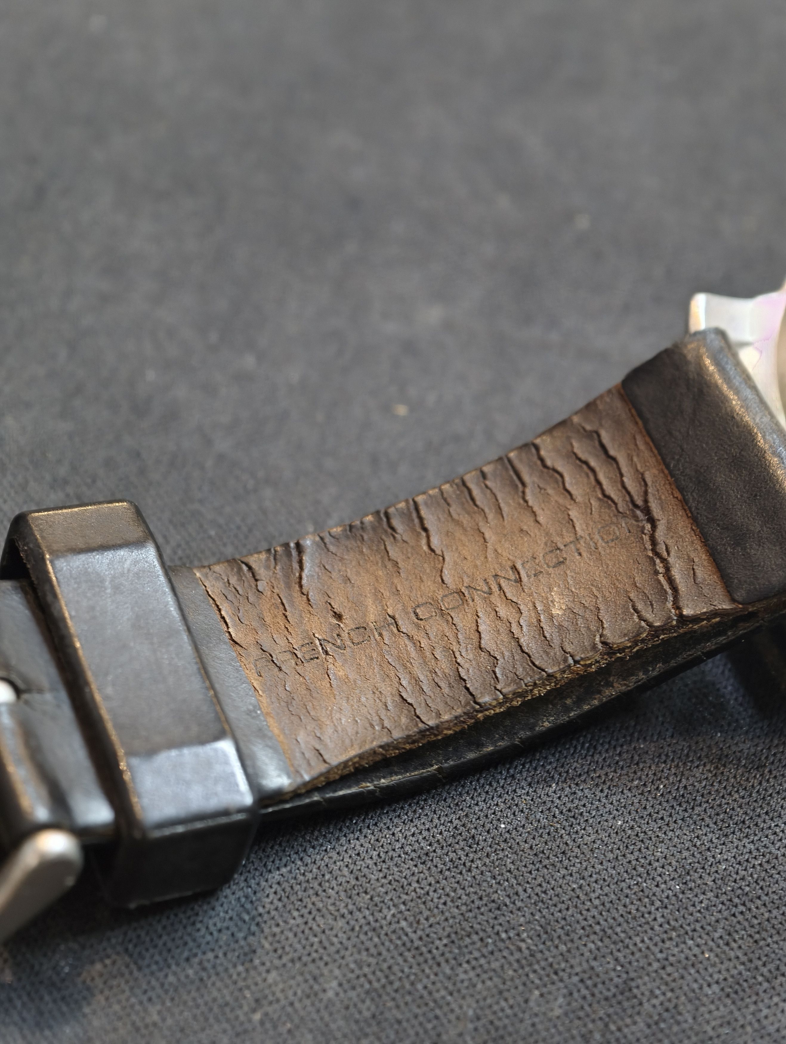 FCUK FCUK watch with vtg leather French connection Size ONE SIZE - 6 Thumbnail