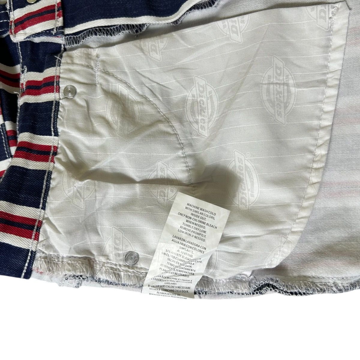 Dickies Vintage Y2K Dickies Striped Blue Red And White Short Size 28" / US 6 / IT 42 - 7 Thumbnail