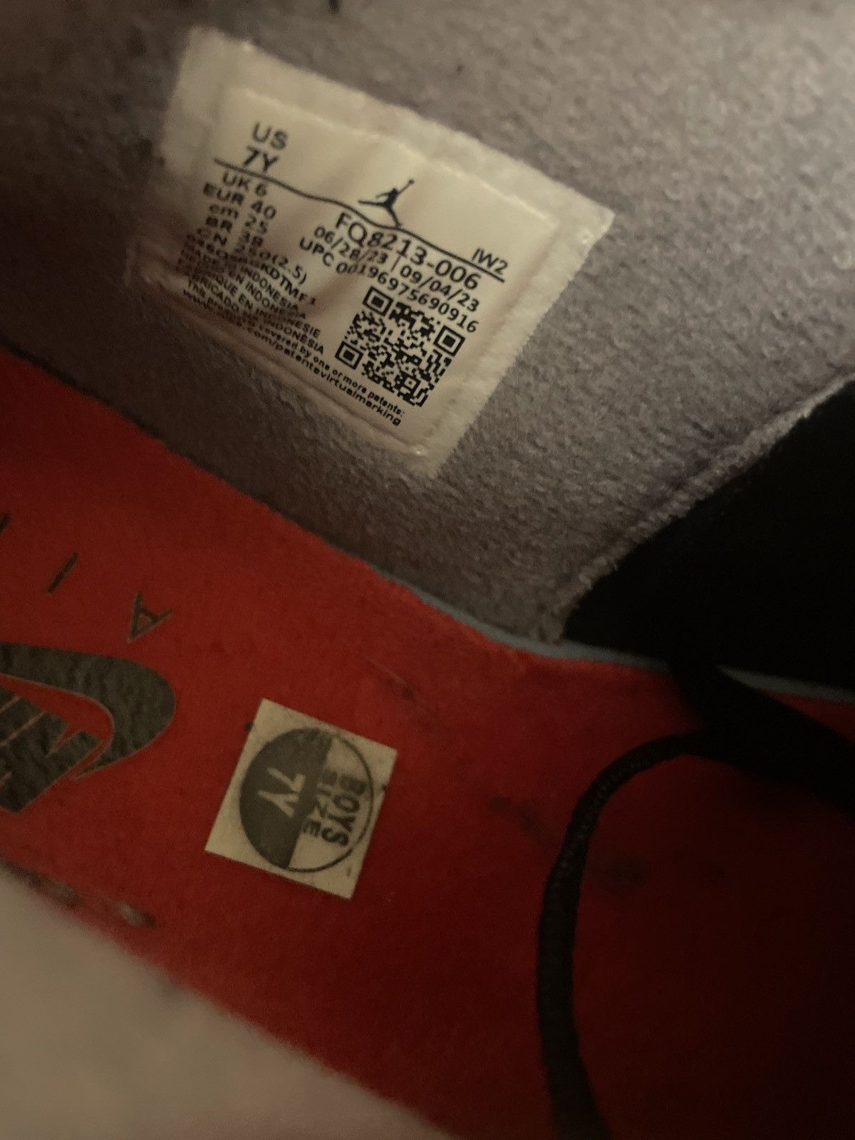 Jordan Brand × Nike Air Jordan 4 Retro (GS) Size US 7 / EU 40 - 6 Thumbnail