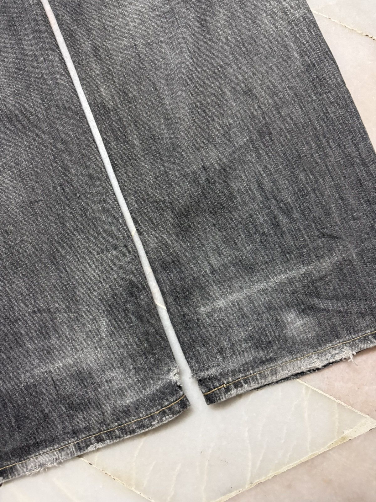 Uniqlo 💥THRASHED💥90's UNIQLO EASY FIT STRAIGHT NICE FADING DISTRESS Size US 31 - 19 Thumbnail