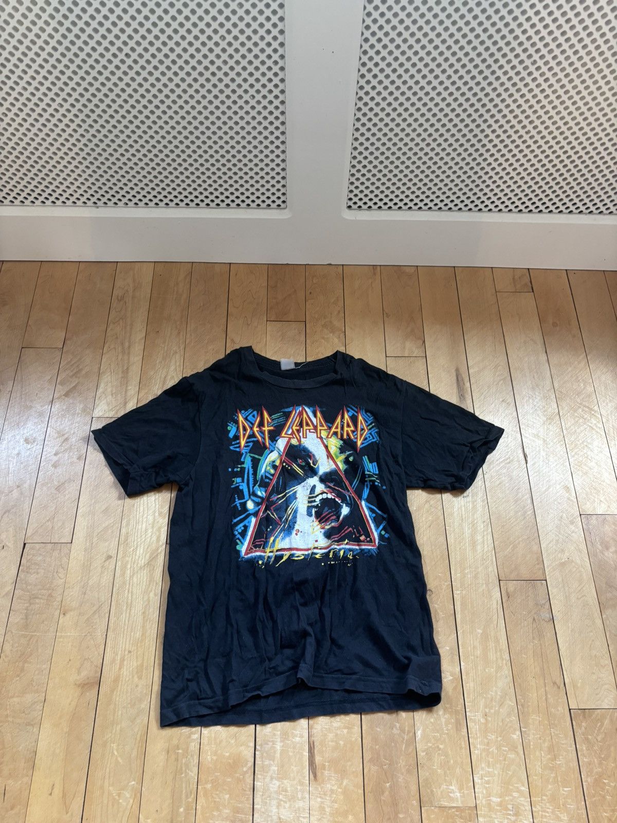 Vintage Vintage Def Lepard Band tee (nearly 40 years old) Size US M / EU 48-50 / 2 - 1 Thumbnail