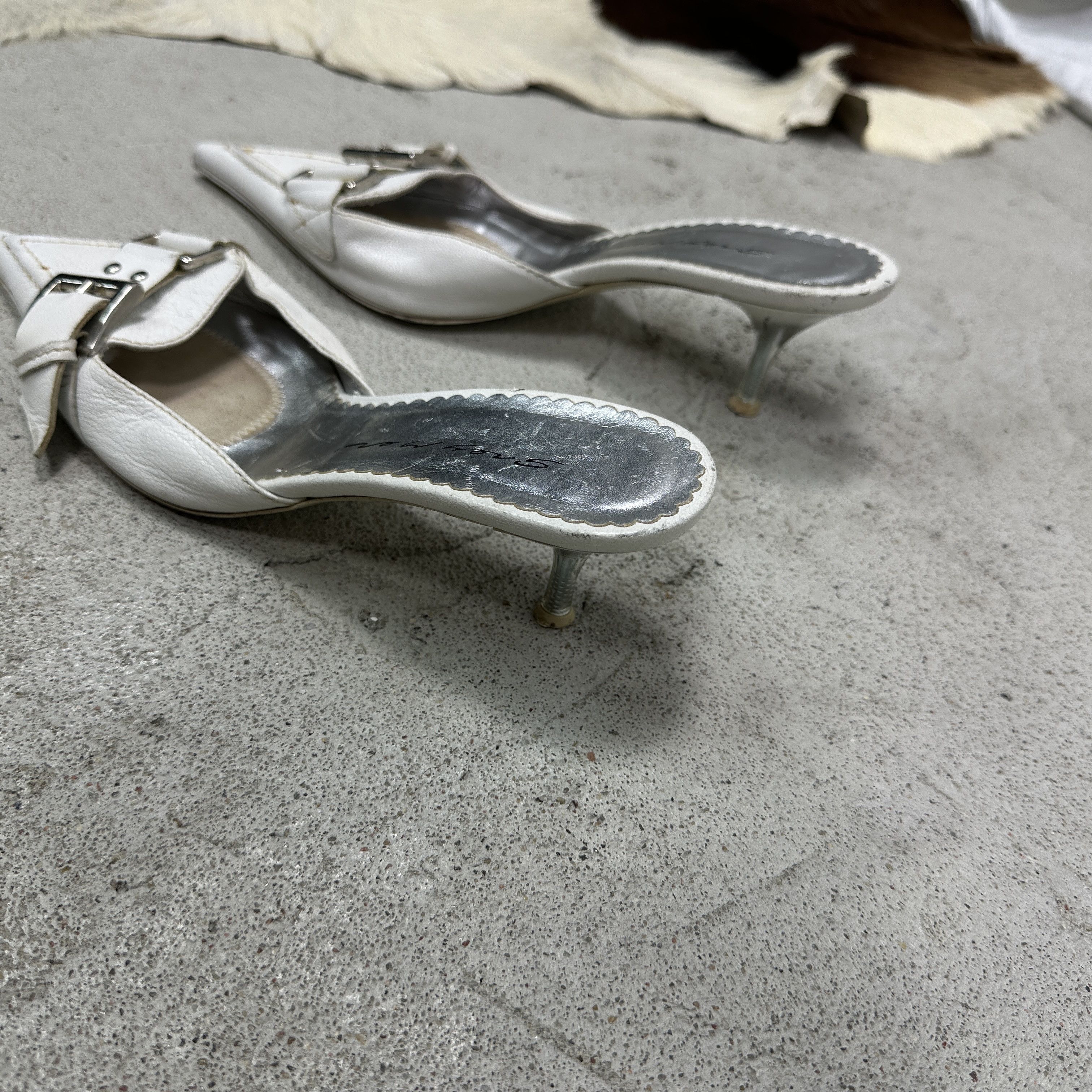 Vintage Vintage Avant Garde Kitten Heels Buckled Mules Y2K Size US 7 / IT 37 - 7 Thumbnail