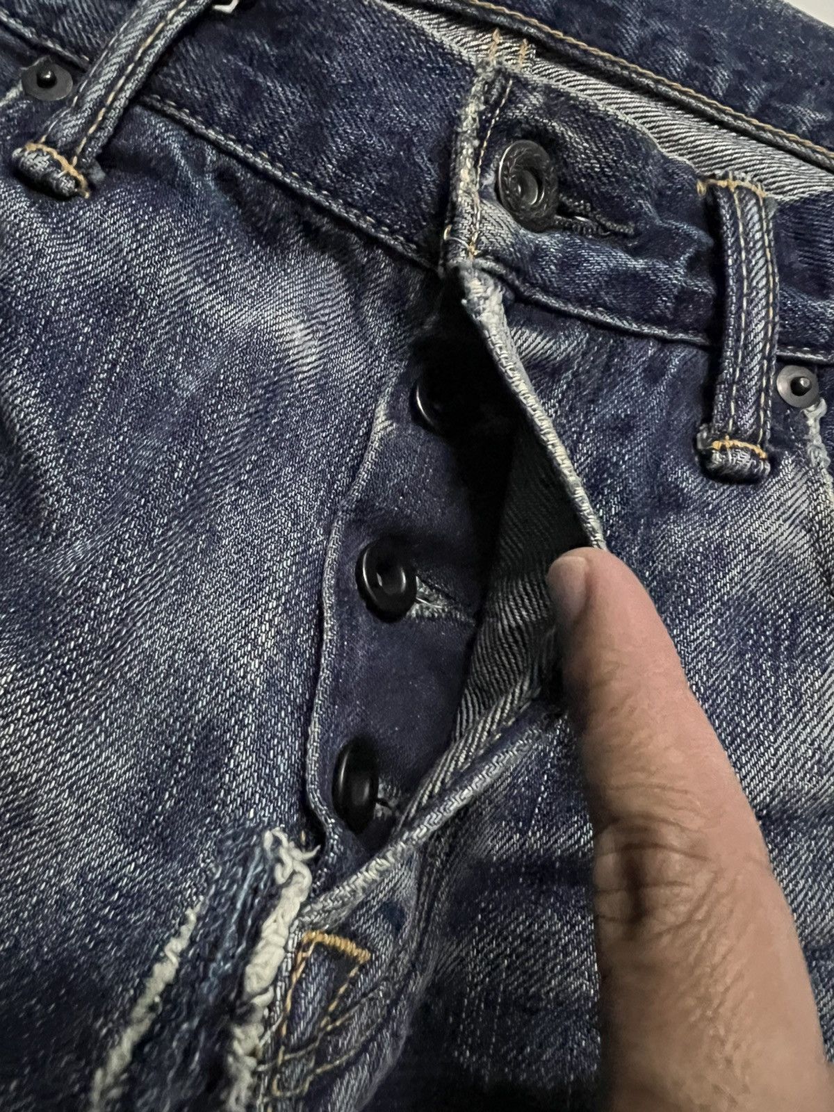 Japanese Brand Vintage Kuro Graphite Distressed Selvedge Jean Japan Size US 30 / EU 46 - 13 Thumbnail