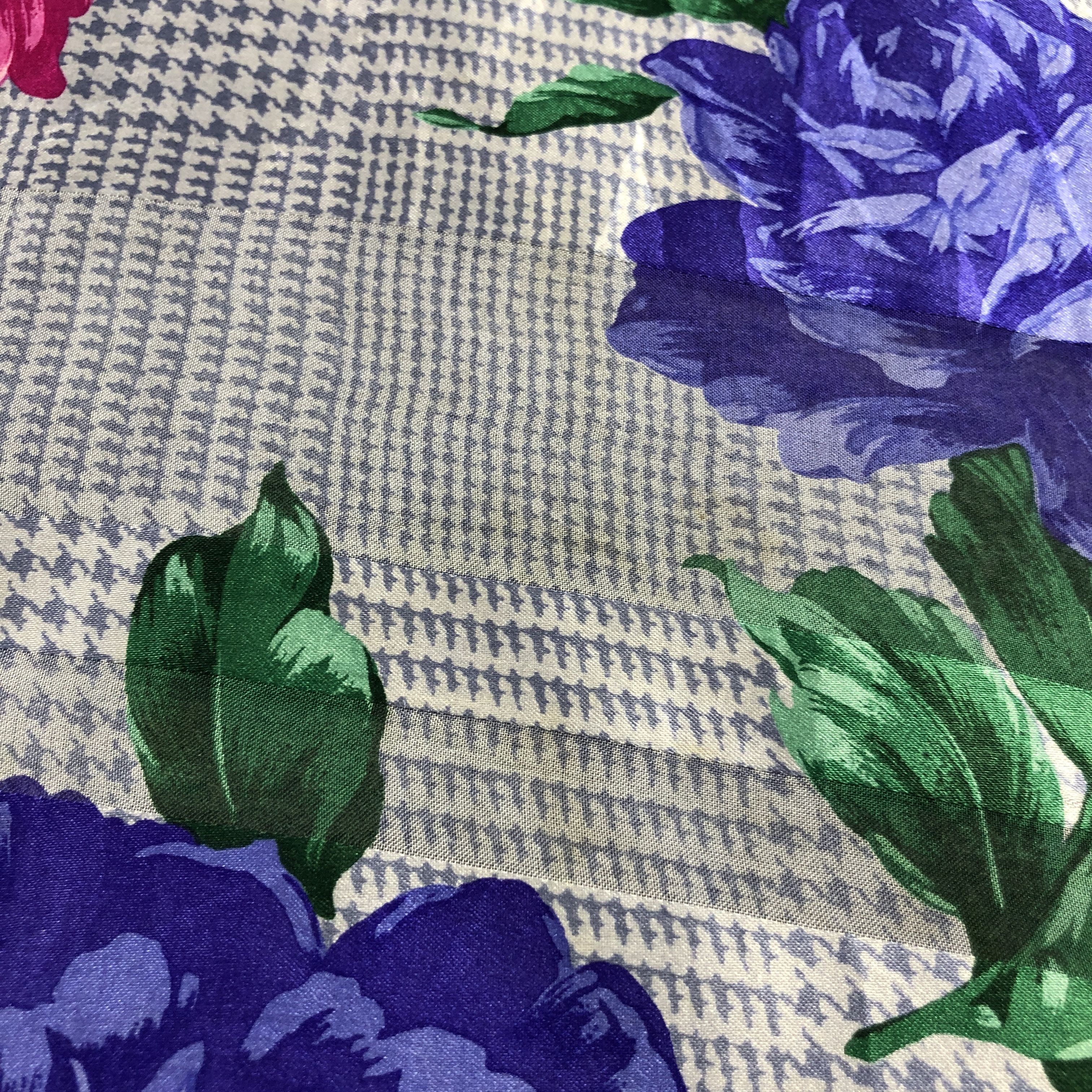 Givenchy Vintage Givenchy Floral Hand Rolled Silk Scarf M1203 Size ONE SIZE - 9 Thumbnail