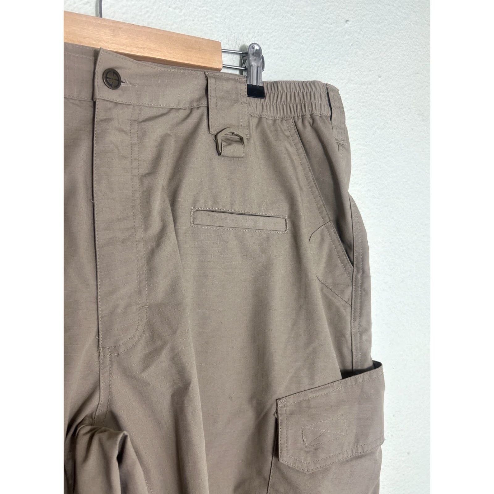 Vintage LAPG Operator Tactical Pants Mens 42x30 Cargo Khaki Elastic Waistband Ripstop Canvas Front Pockets 30in Inseam Regular Rise Mid Belt Loops Straight Size US 42 / EU 58 - 5 Thumbnail