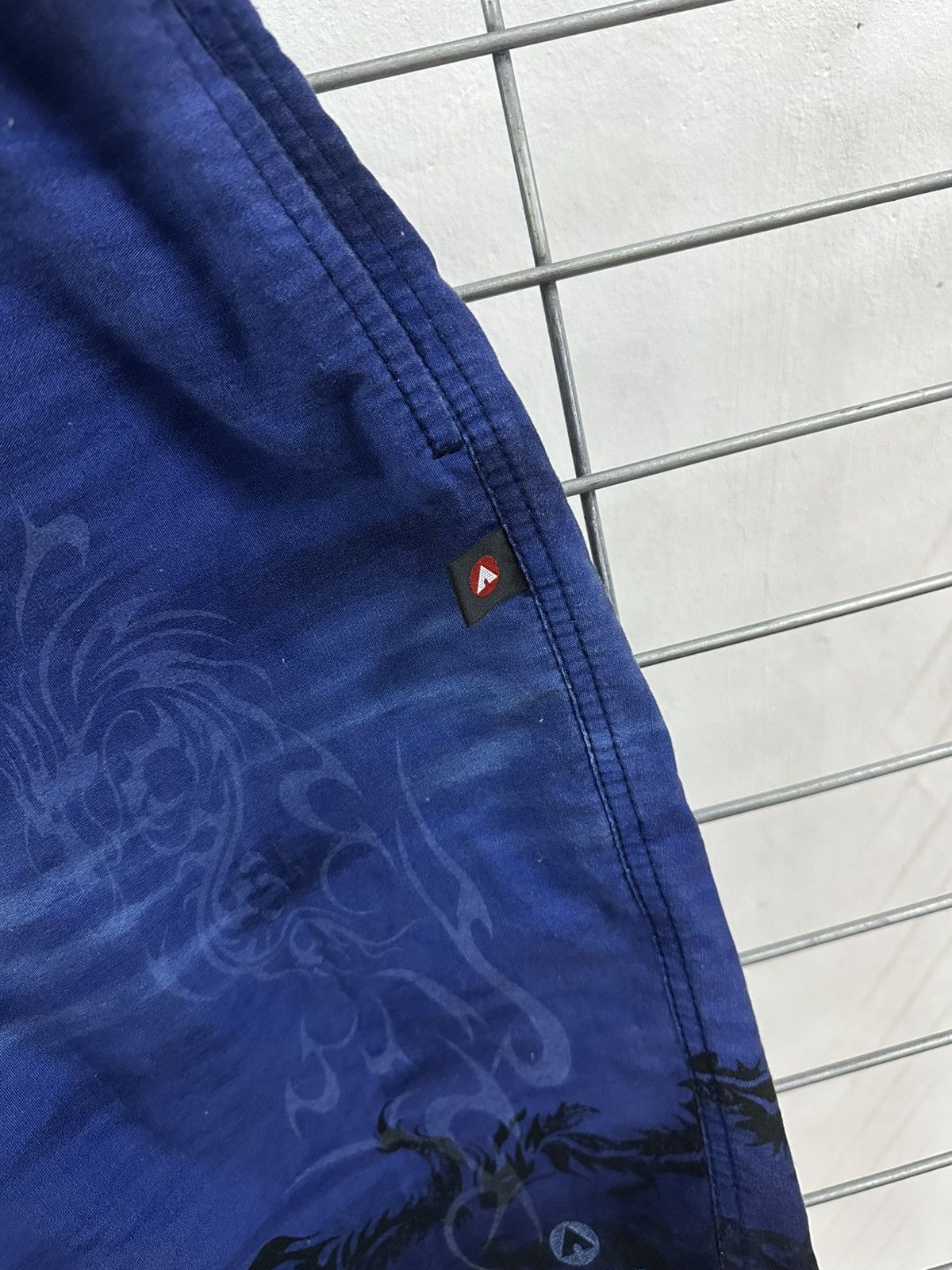 Airwalk Rare Beautiful Vintage Airwalk Dragon Sukajan Style Shorts Size US 32 / EU 48 - 4 Thumbnail
